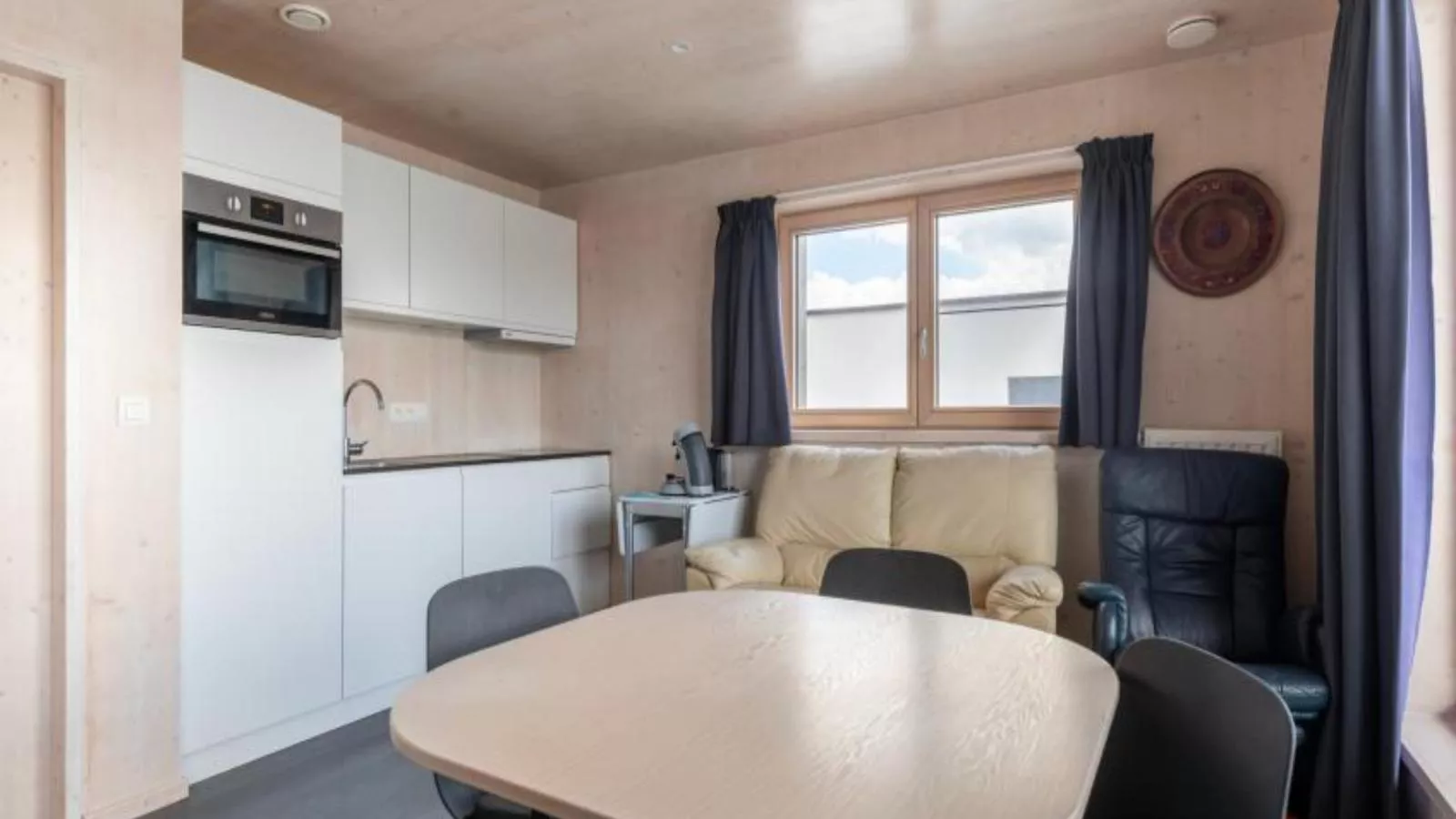 Kruiers Eco Lodge-Woonkamer