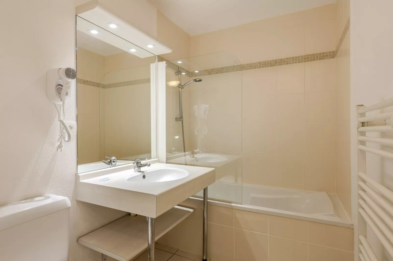 D. de Bertheaume N°104 - 2P6-Badkamer