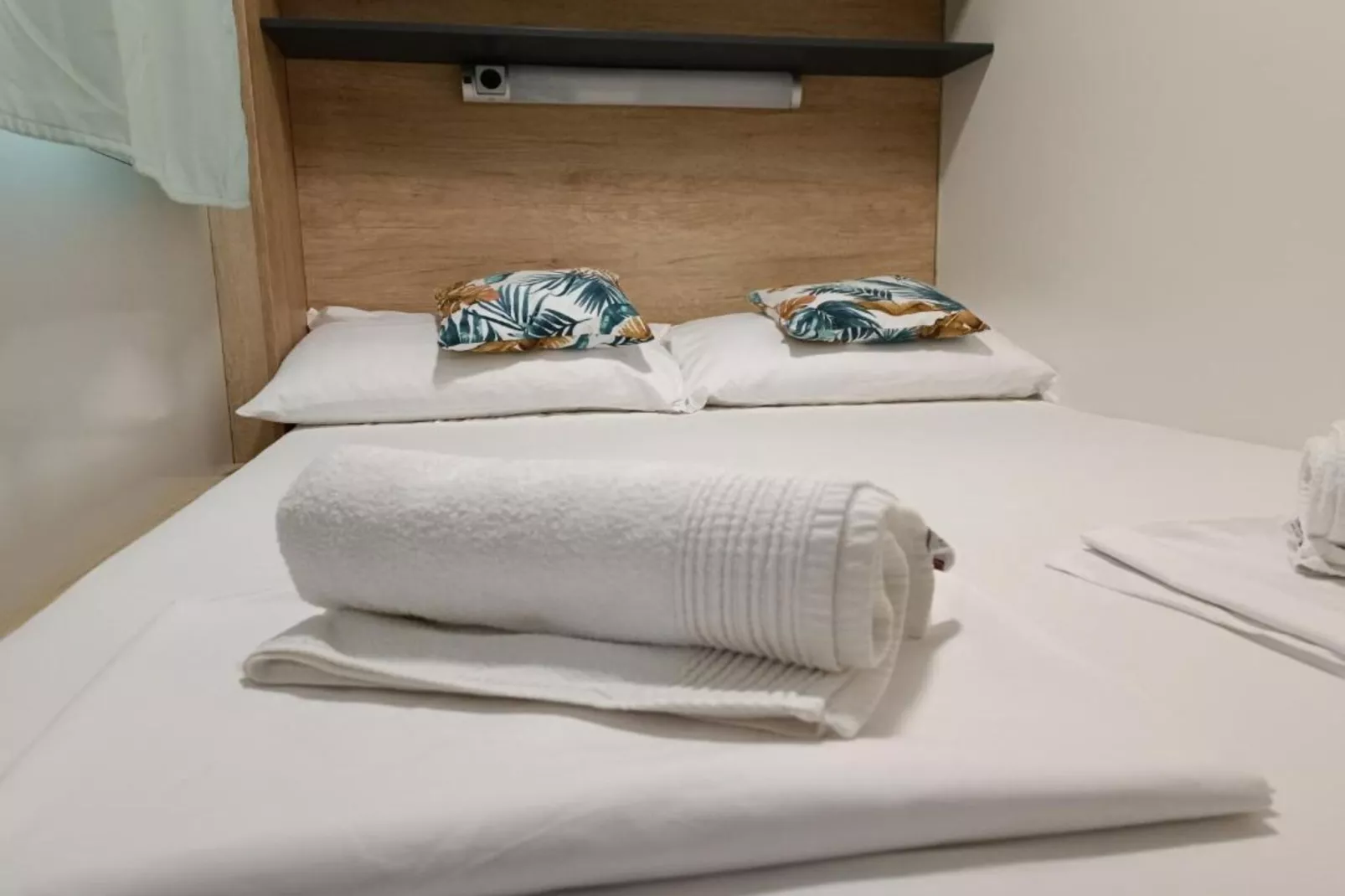 SAK Mobile Homes - Standard Two Bedroom Mobile Home with Terrace and Sea View (Br3)-Slaapkamer