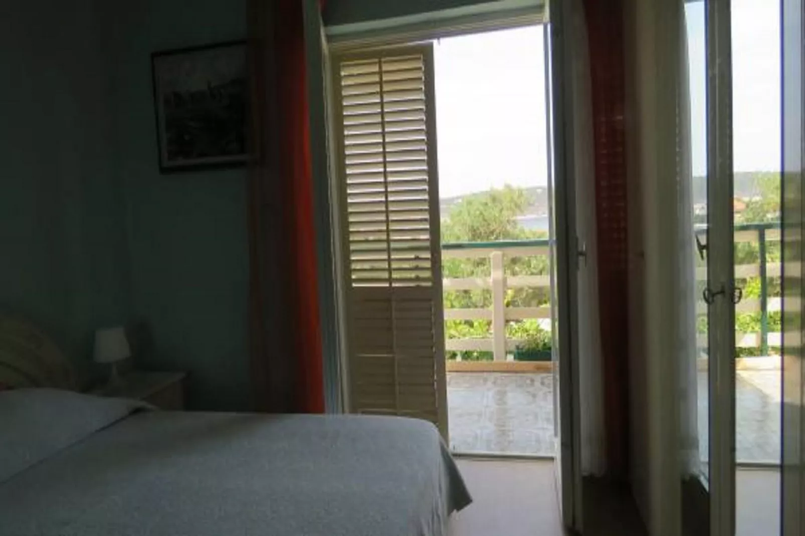 Serene Barbat Escape with Just Minutes from the Beach - One Bedroom Apartment with Balcony 1-Slaapkamer