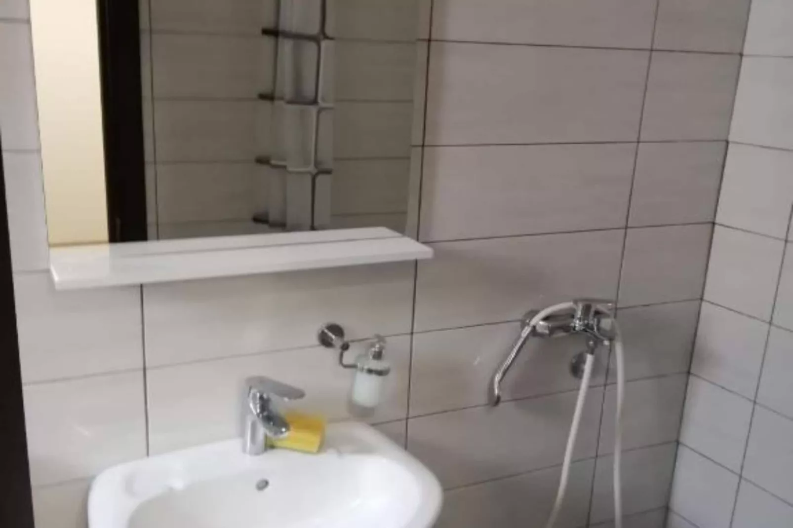 Seaside Serenity – Fresh & Modern Apartments in Igalo - One Bedroom Apartment 4-Badkamer