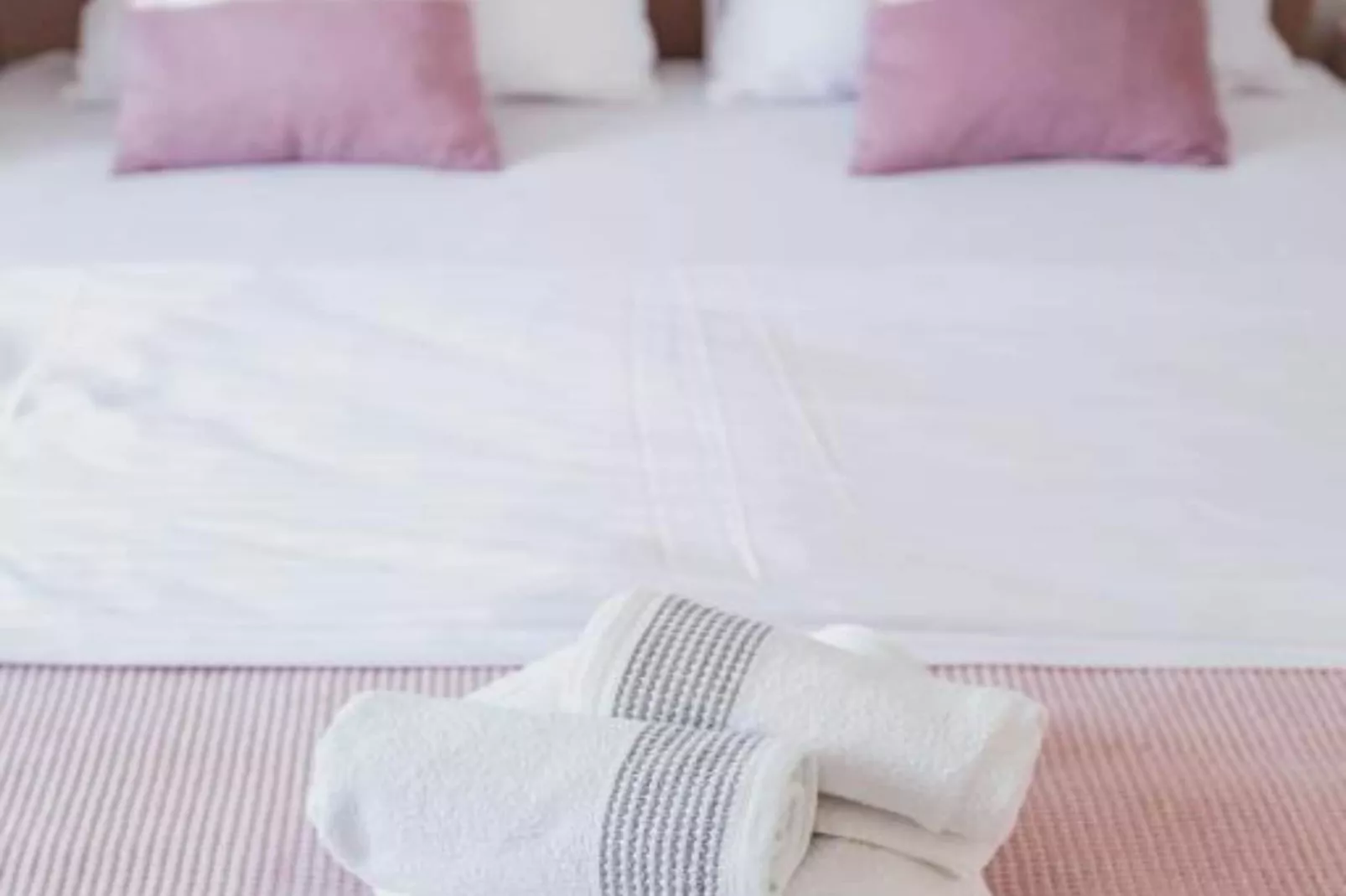 Modern Apartment with Terrace in Herceg Novi - Two Bedroom Apartment-Slaapkamer