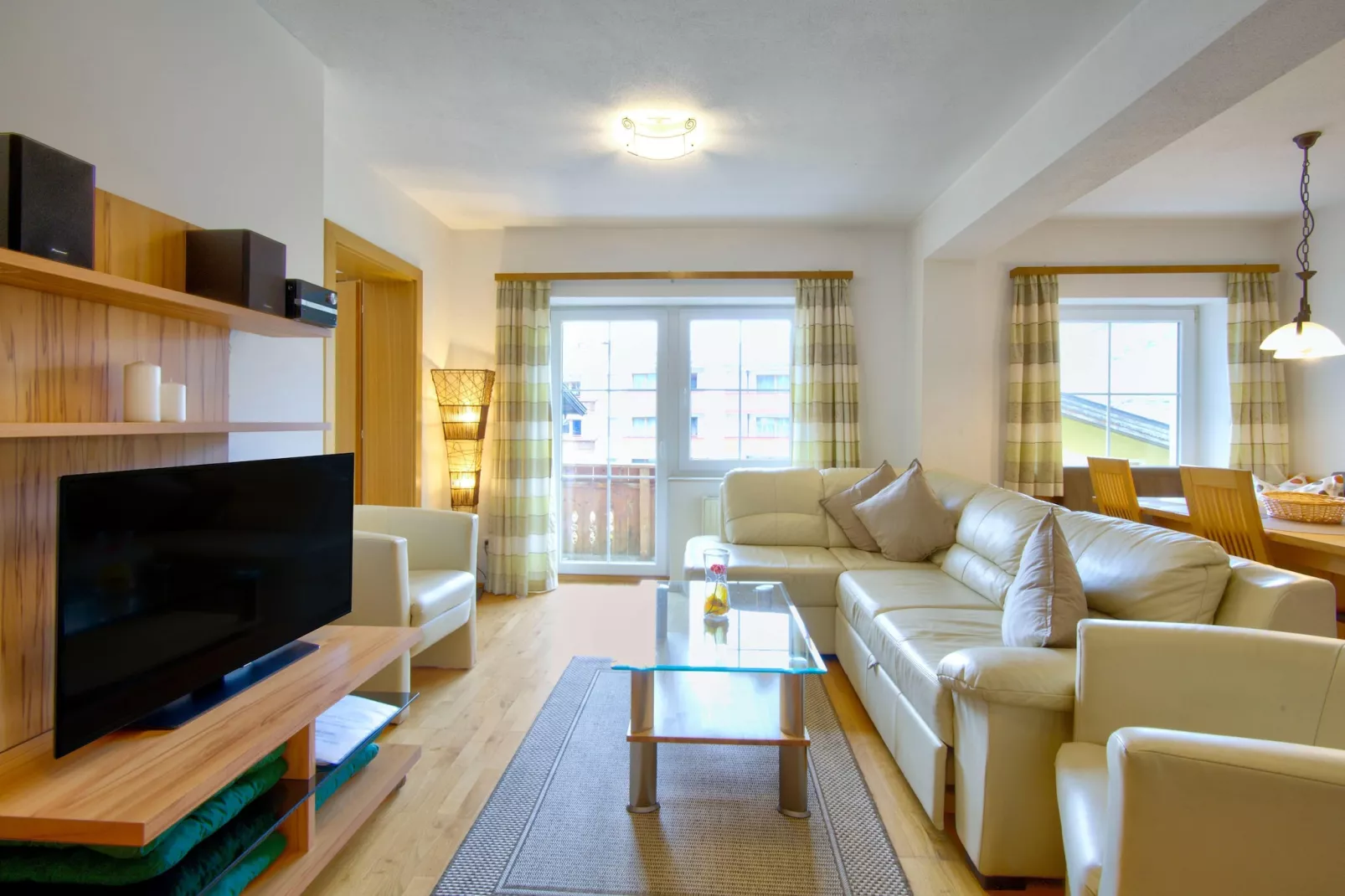 Vicky Apartment Top 9 - Woonkamer