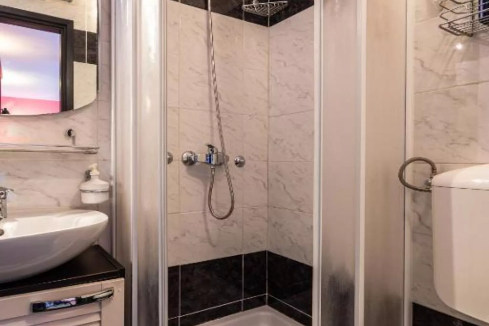 Rustic Villa Rudine-Badkamer