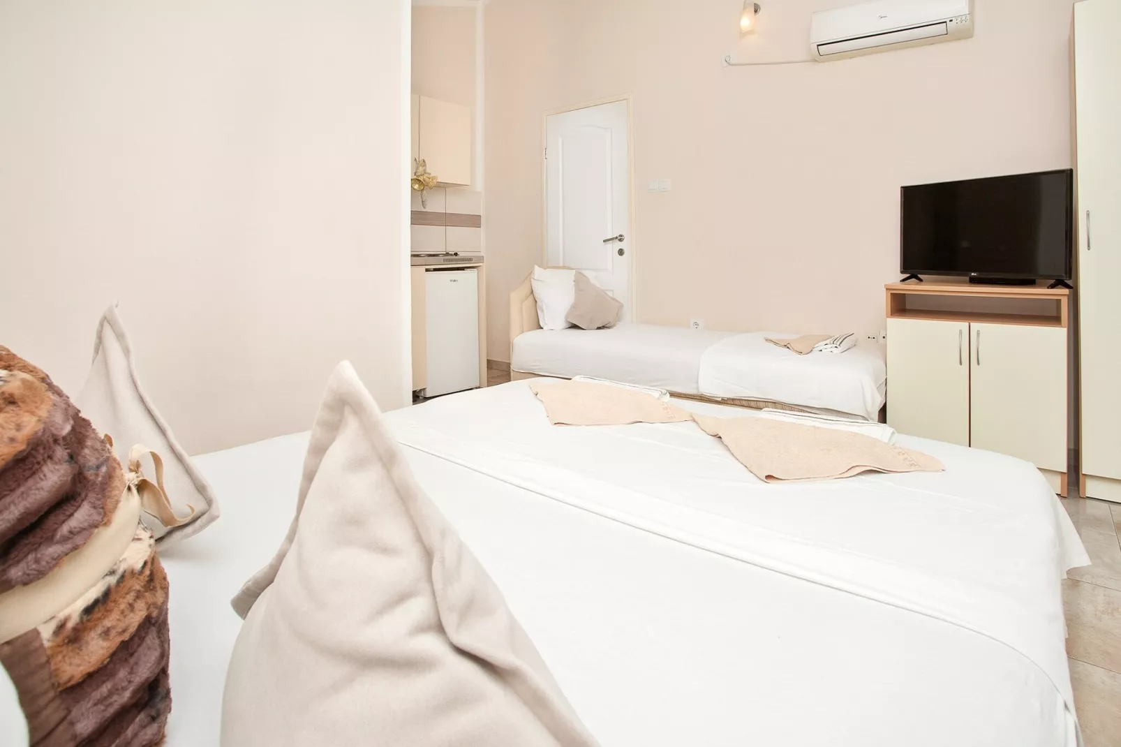 Perfect Budva Stay Near the Sea & Aqua Park - Comfort Triple Studio 1\/1 1-Slaapkamer