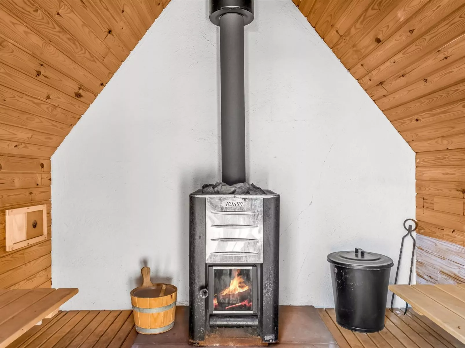 "Elisabete" - 600m from the sea-Binnen