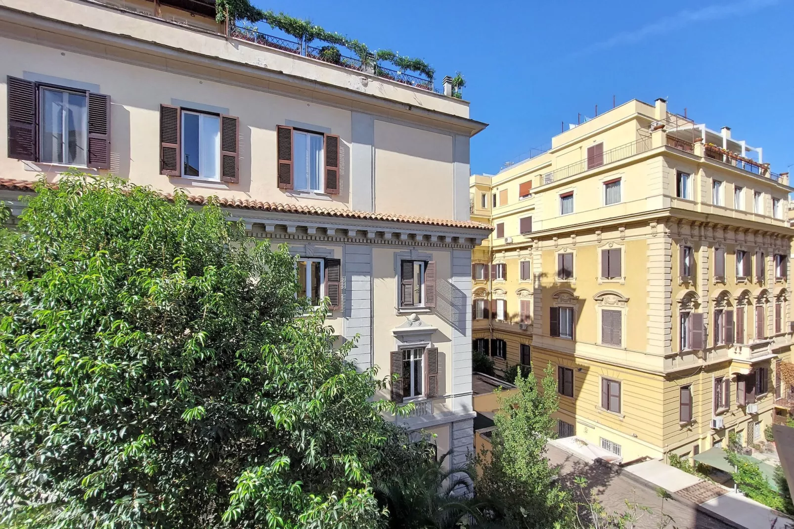 L'Orchidea-Buitenkant zomer