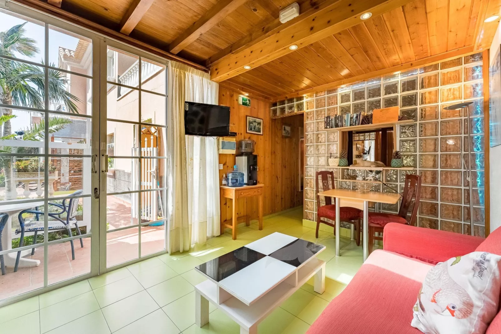 Delfin 101B 1d-Woonkamer