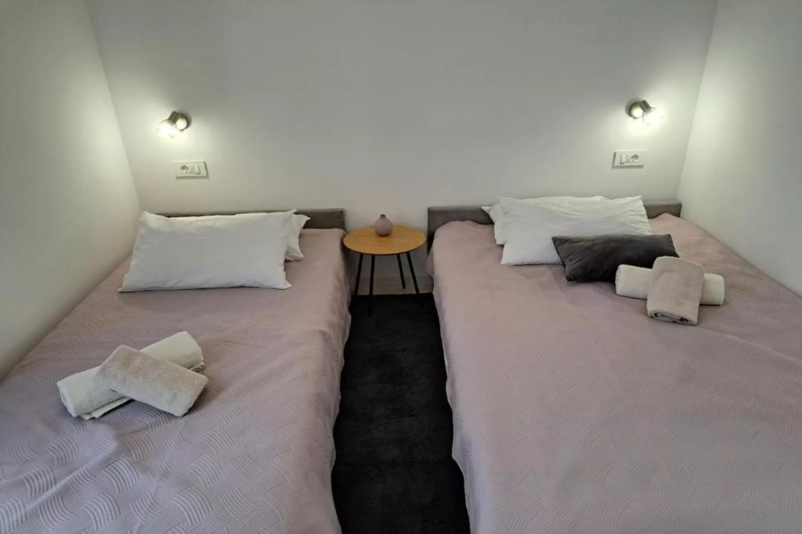 Villa With Pool-Slaapkamer