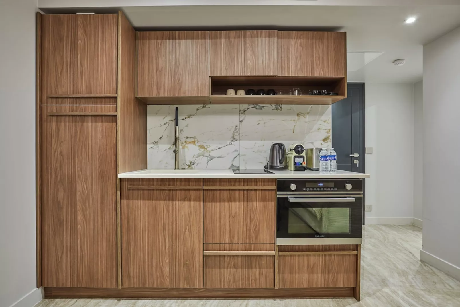 ALBERT THOMAS 01  N-Niet-getagd