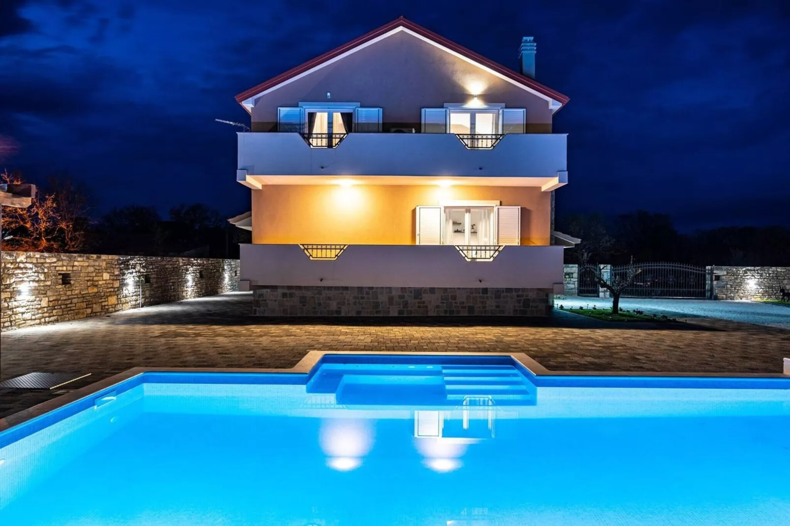 Luxury Villa Escape-Buitenkant zomer