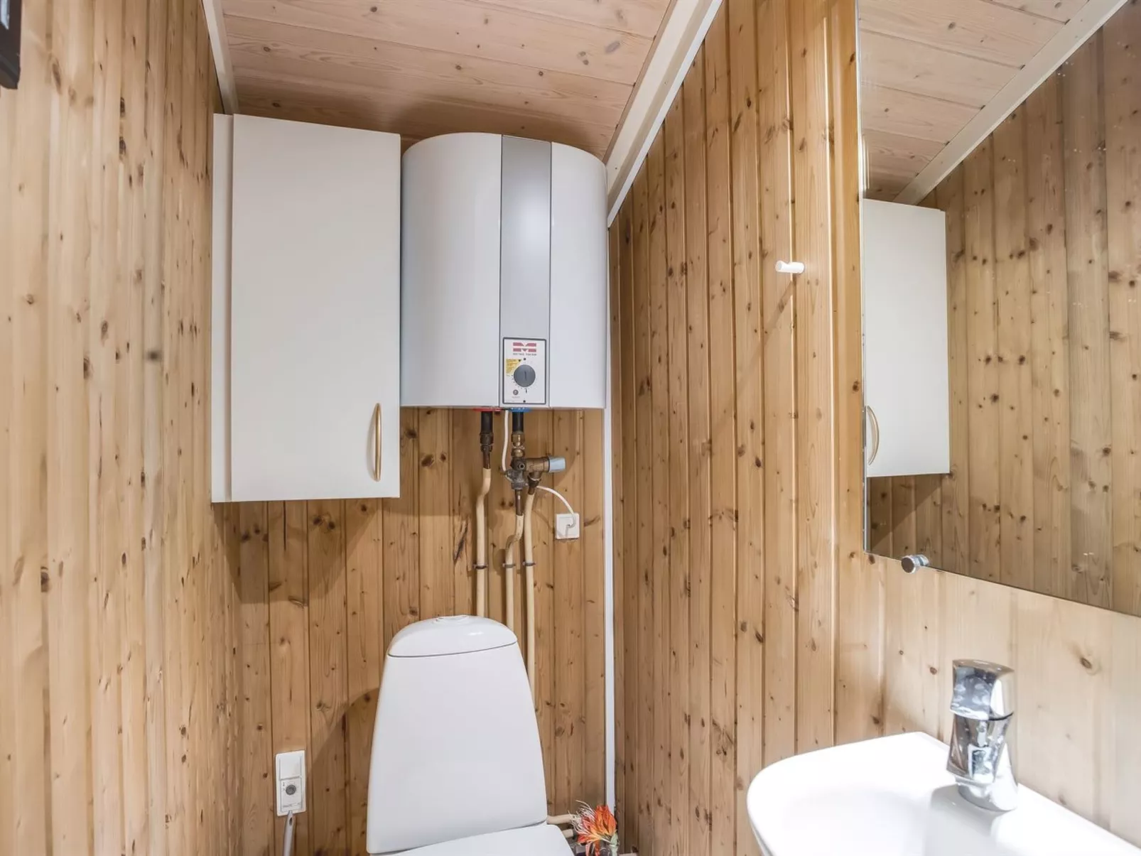 "Lirim" - 400m from the sea-Binnen