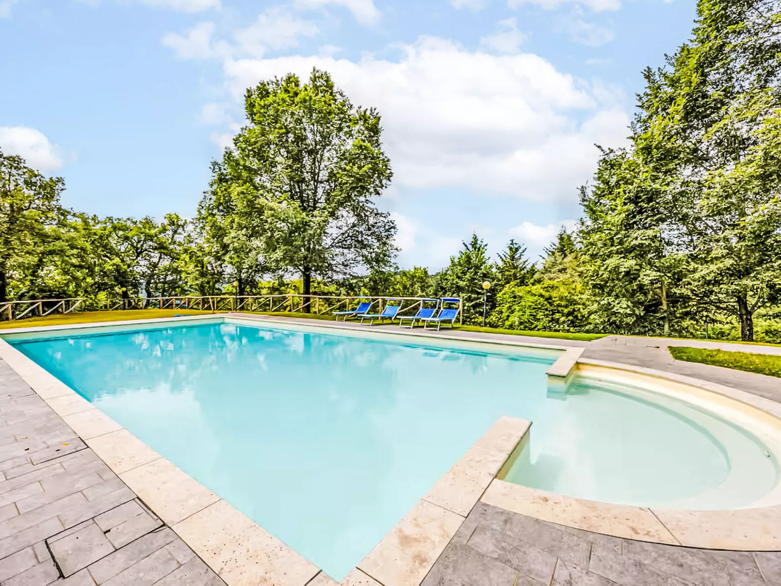 Il Frassino del Borgo di Ghiora-Buiten