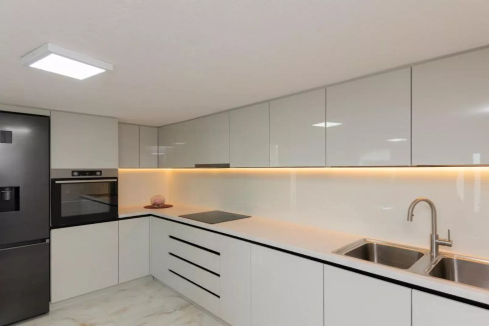 Beautiful Haven Villas - Villa Ante with Outdoor Pool-Keuken