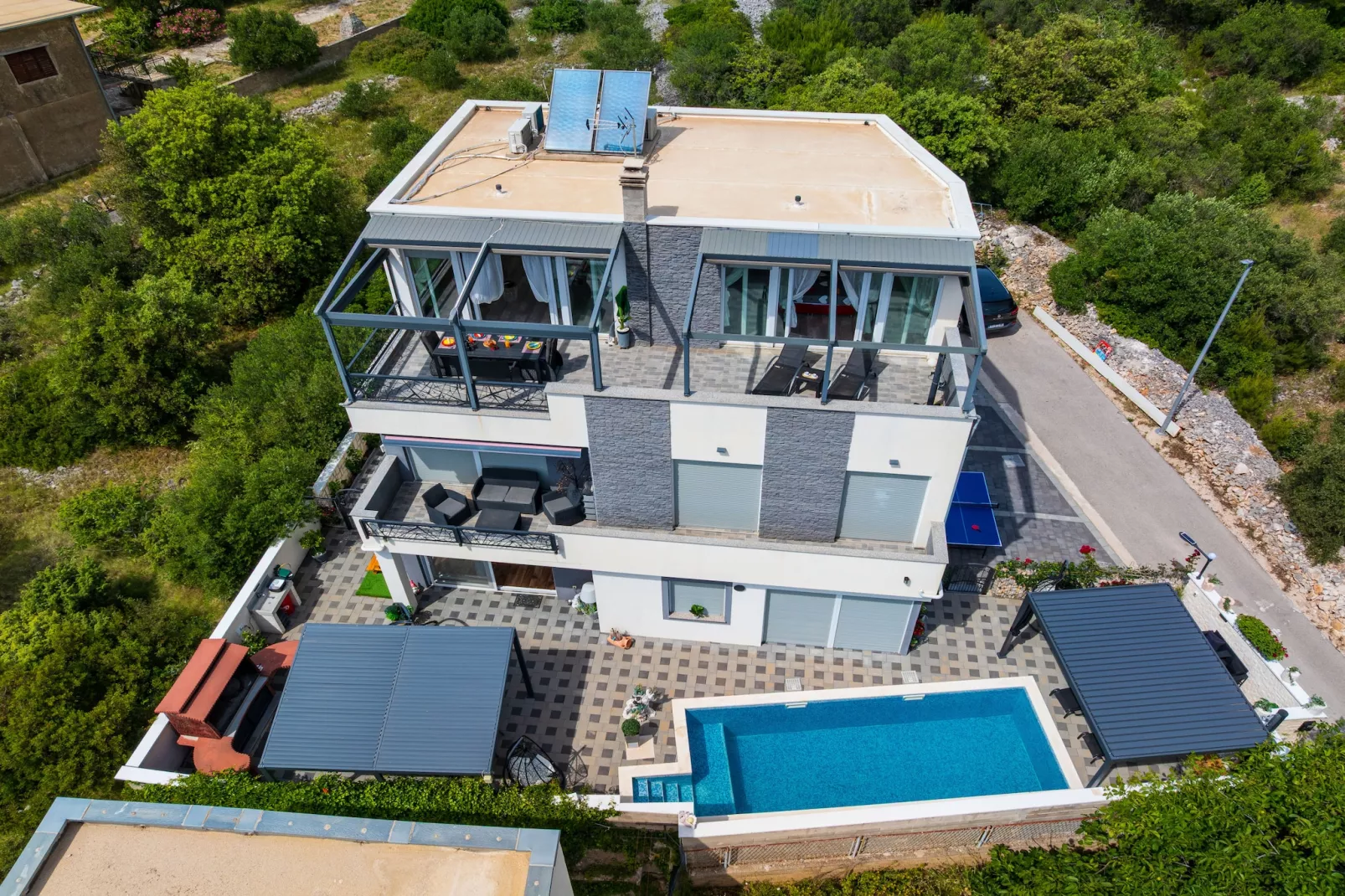 Sea view penthouse Nikita-Buitenkant zomer