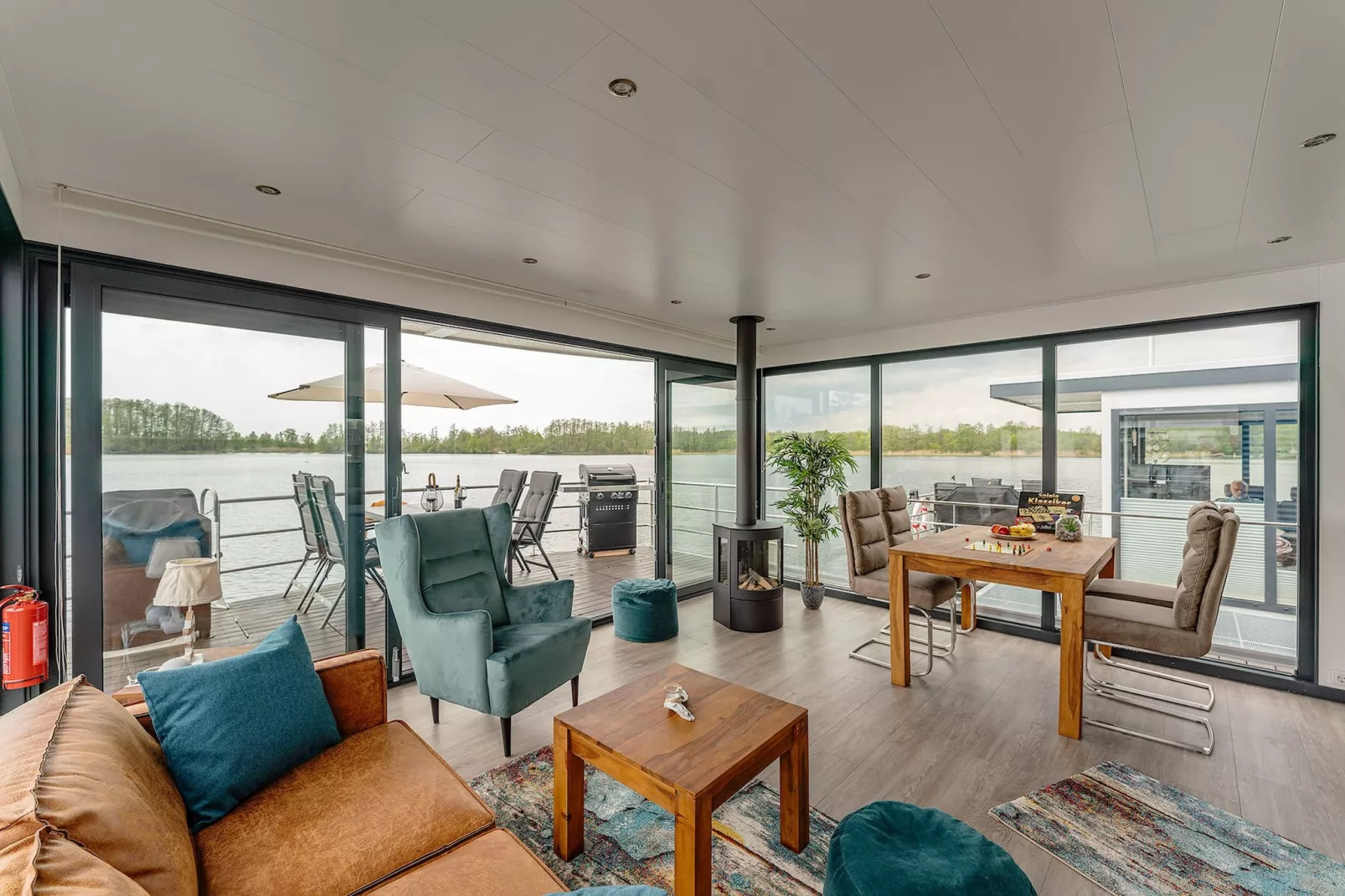 Hausboot in Zehdenick-Woonkamer