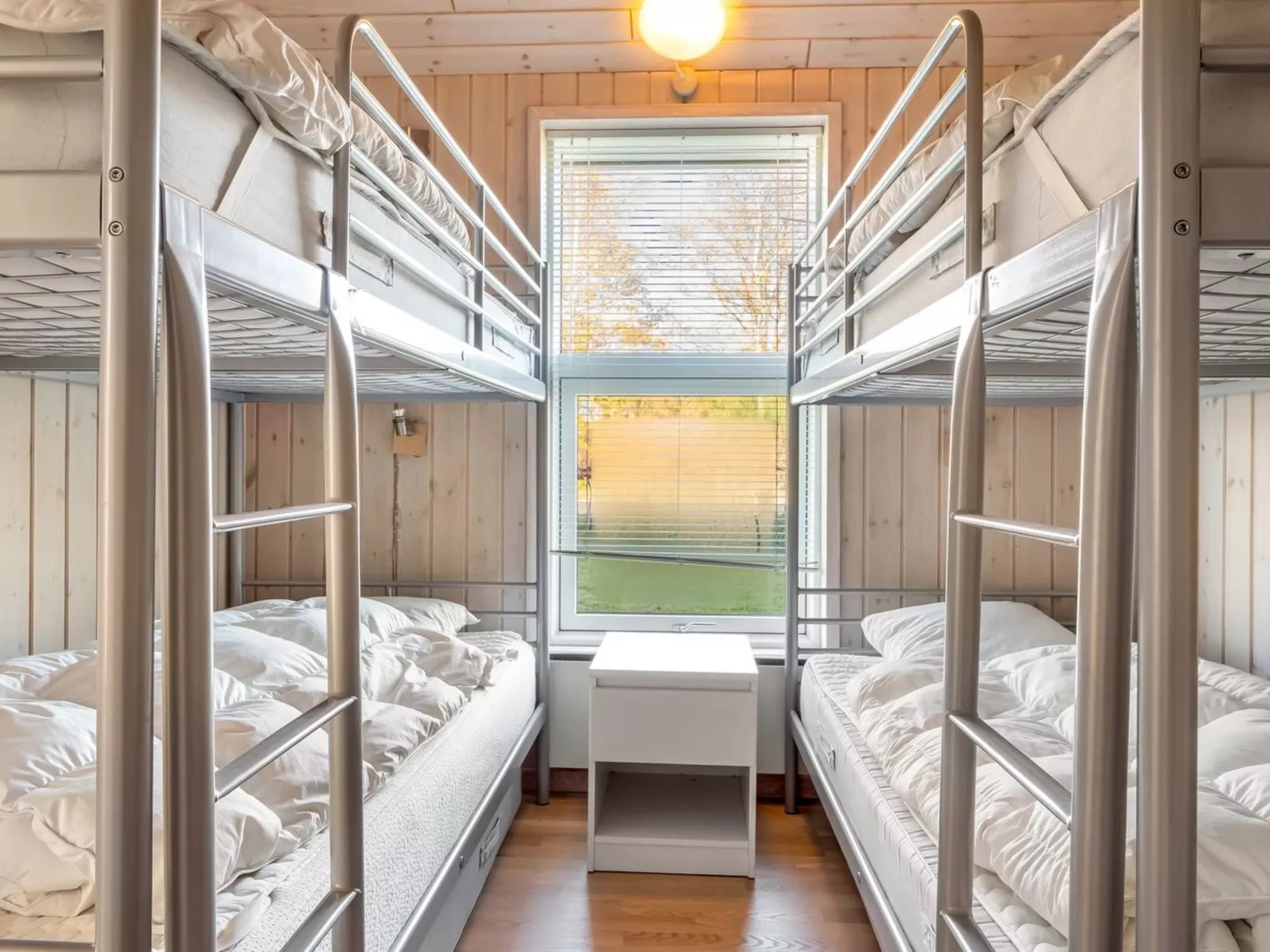 "Tjorven" - 400m from the sea-Binnen