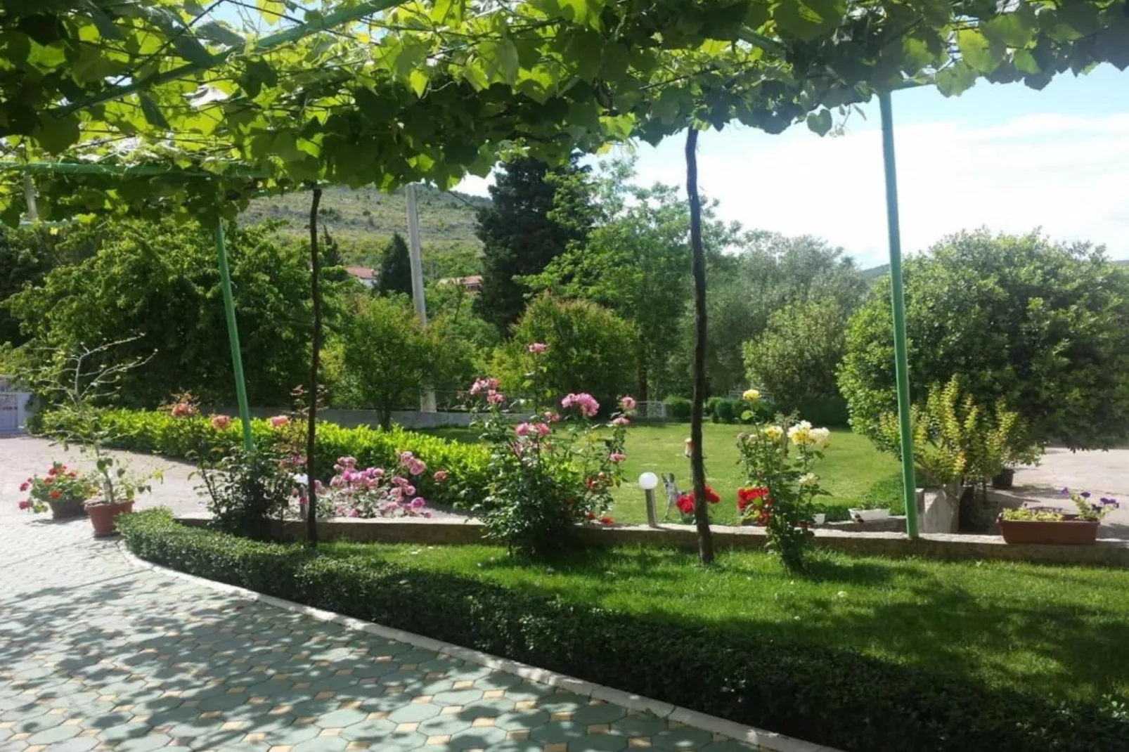 Elez Serenity Guesthouse - Double bed with Balcony-Buitenlucht