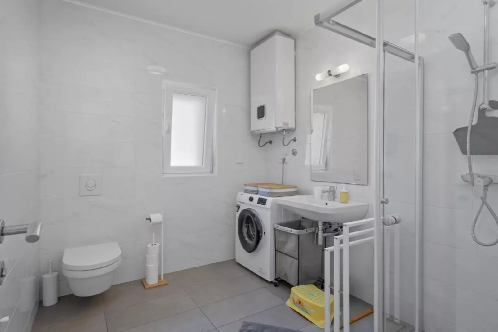 Apartments Villa Salvia Adriatica Grebaštica - Two Bedroom Apartment With Terrace And Sea View (Adriatica)-Badkamer