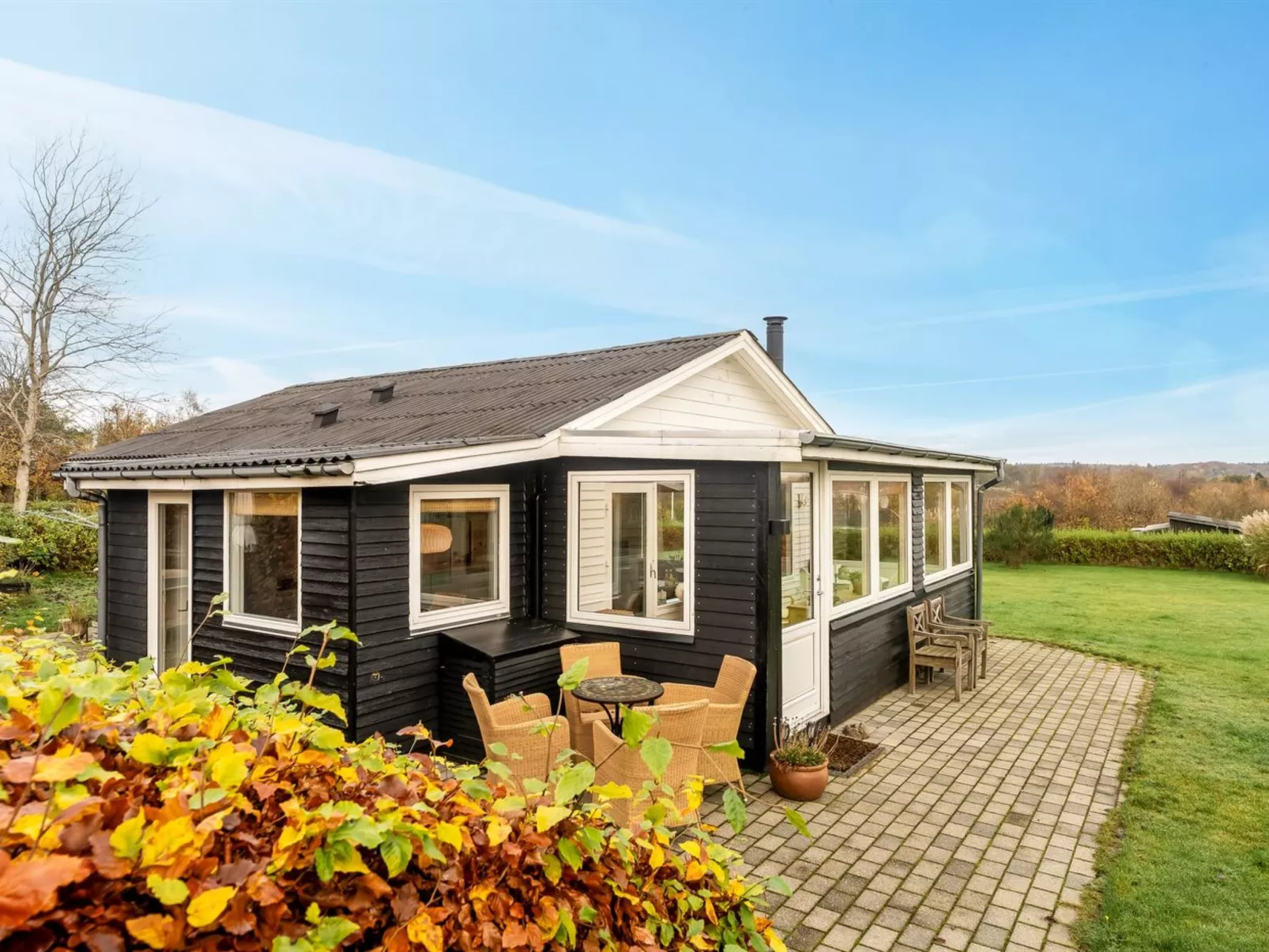 "Hjalma" - 250m to the fjord-Buiten