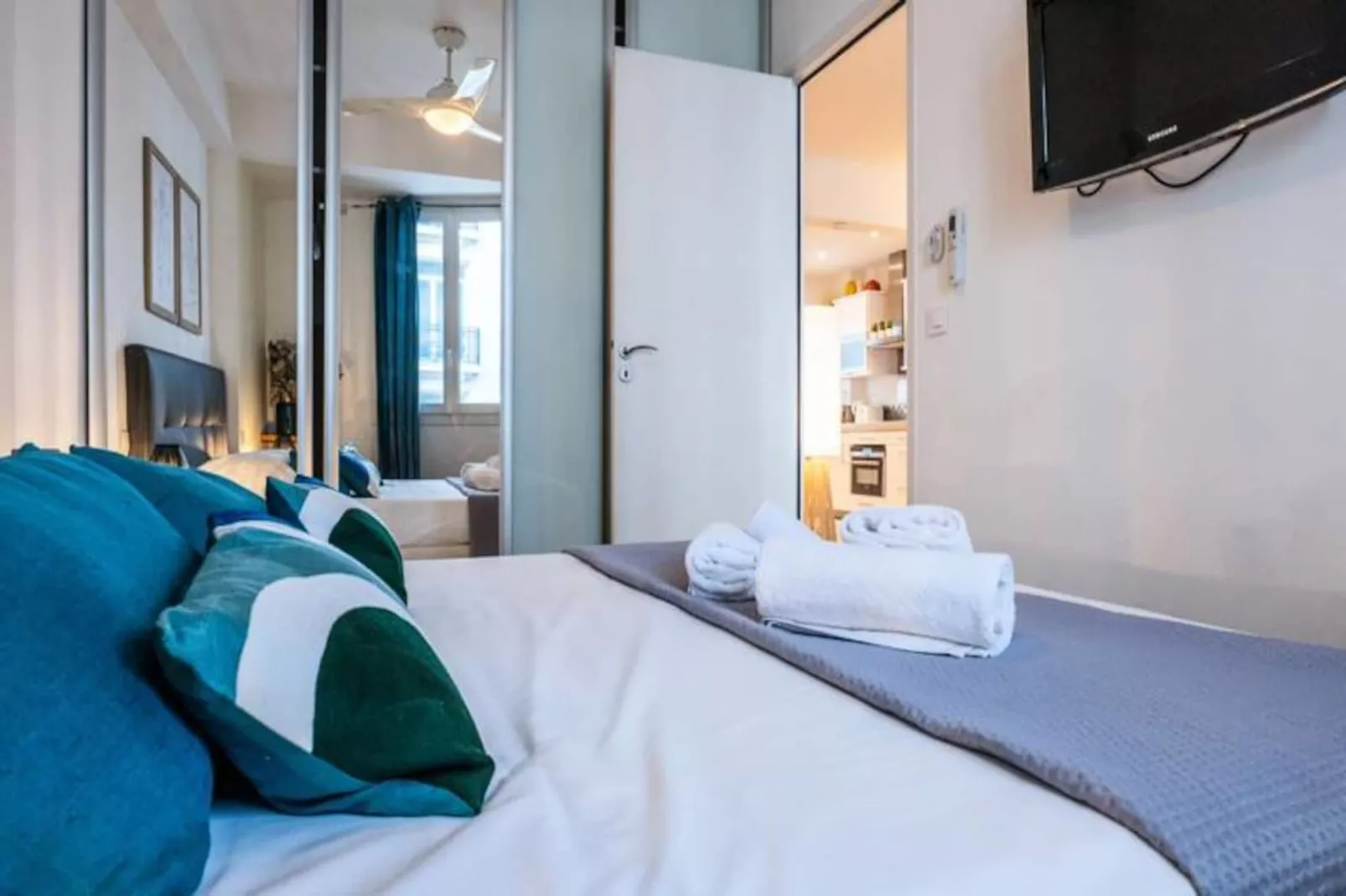 Résidence 3p Avec Terrasse Vue Mer, Face Au Martinez-Niet-getagd