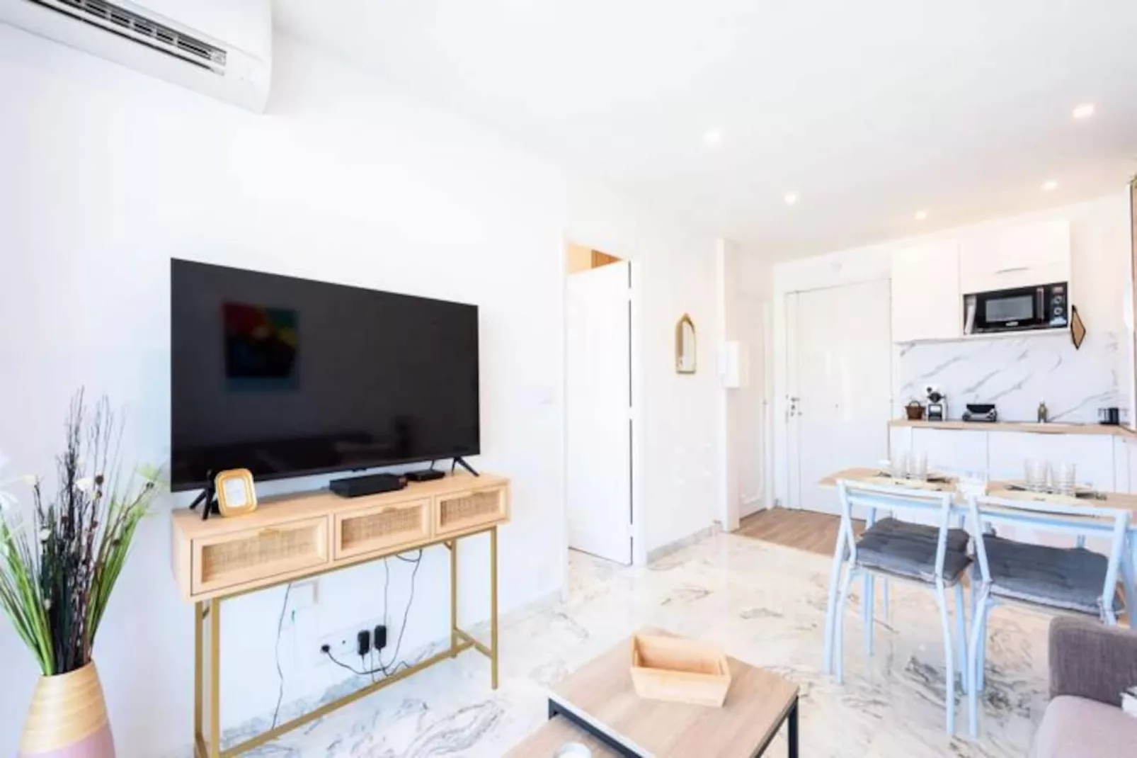 Résidence 2p Rénové Proche Croisette-Niet-getagd