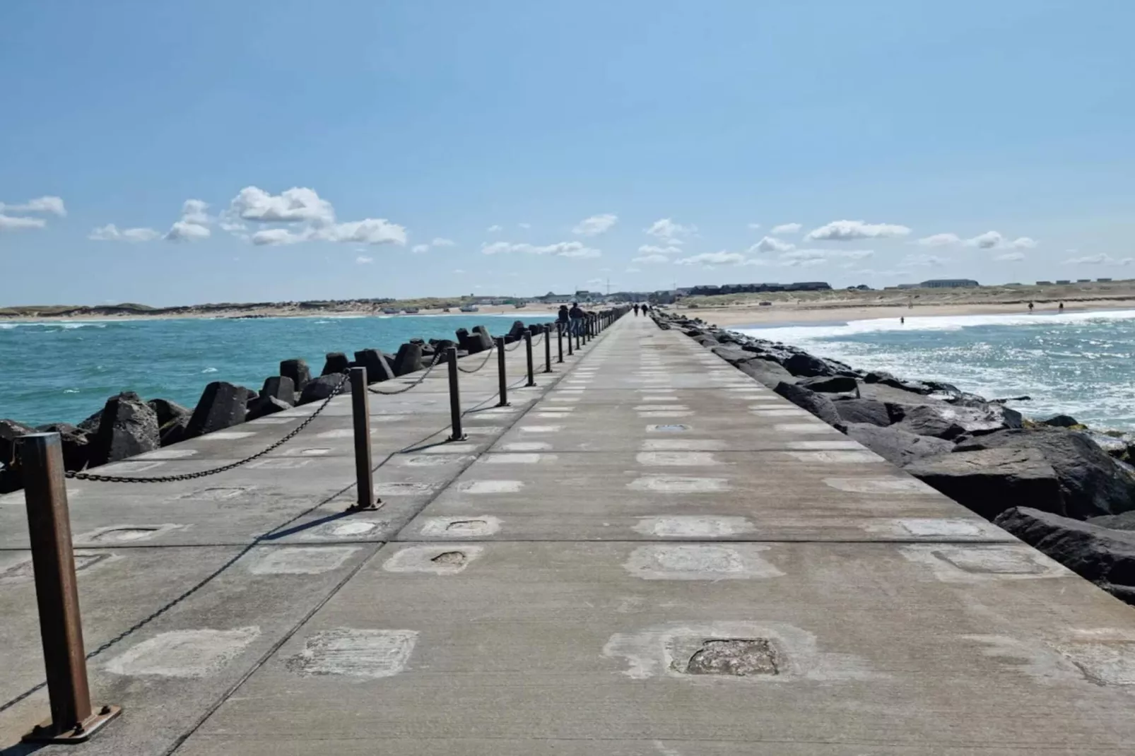 Ontsnapping aan zee met schommel-Waterzicht