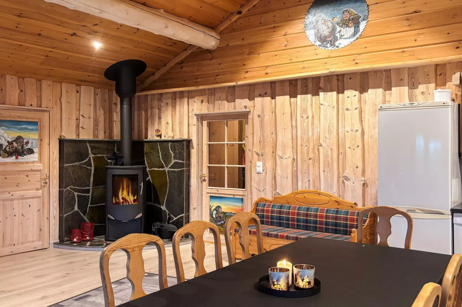 76409 TROLLHYTTA-Binnen