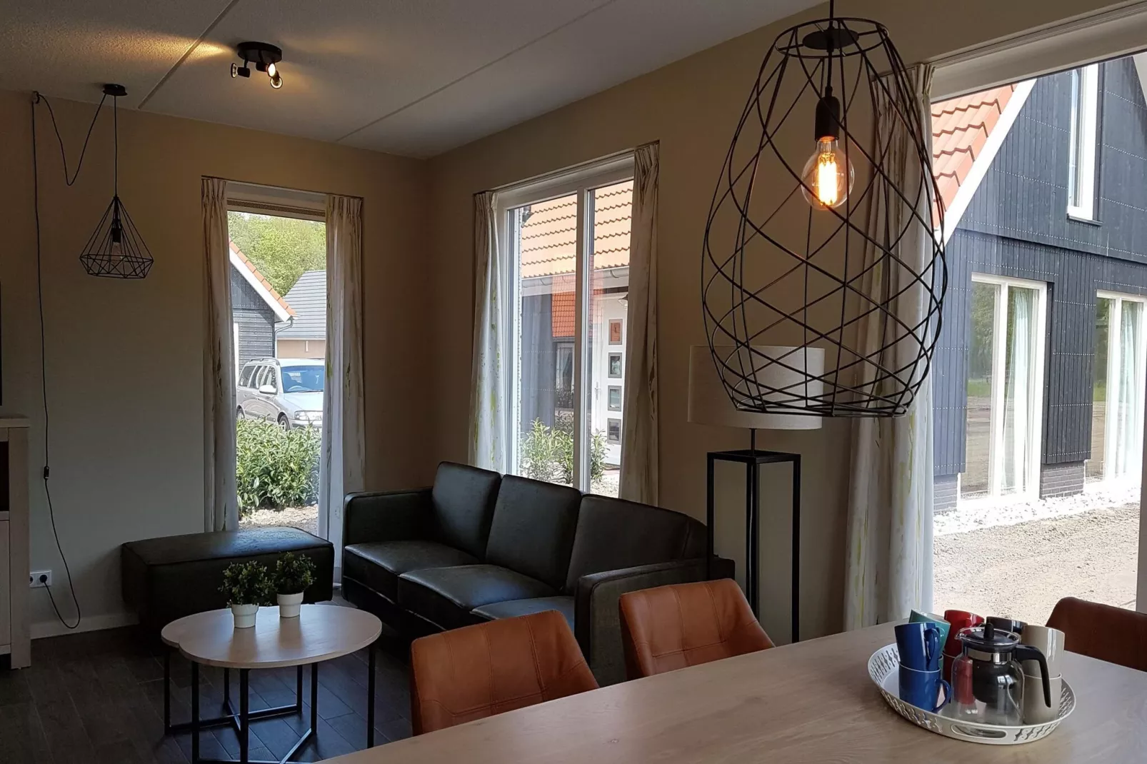 Villapark Ehzerburg 2-Eetkamer