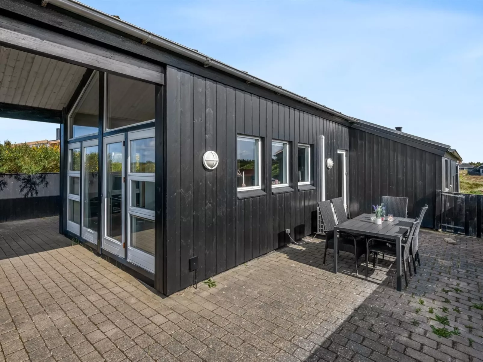 "Temjana" -  from the sea-Buiten