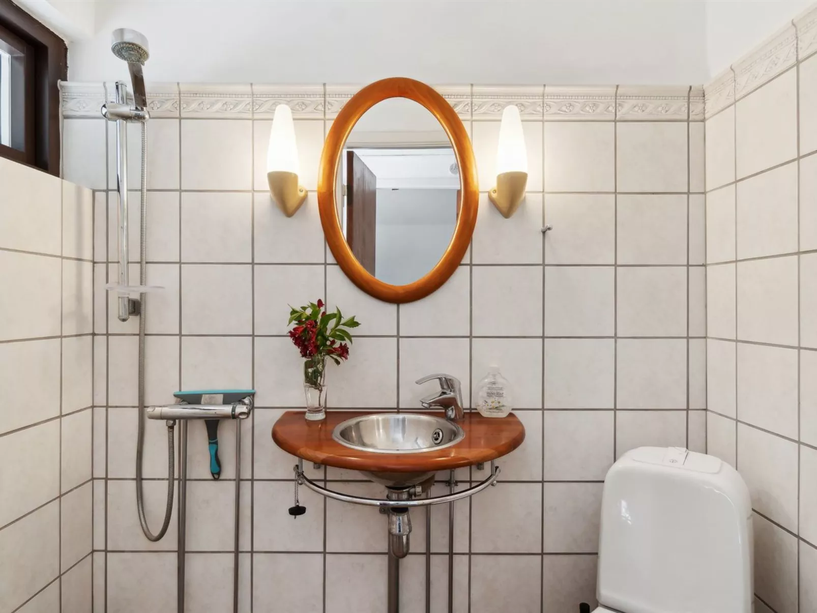 "Anssi" - 300m from the sea-Binnen