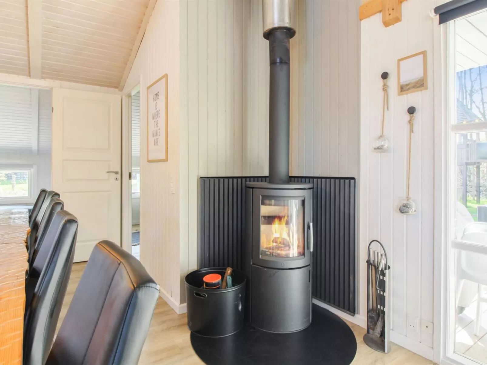 "Yessica" - 300m from the sea-Binnen