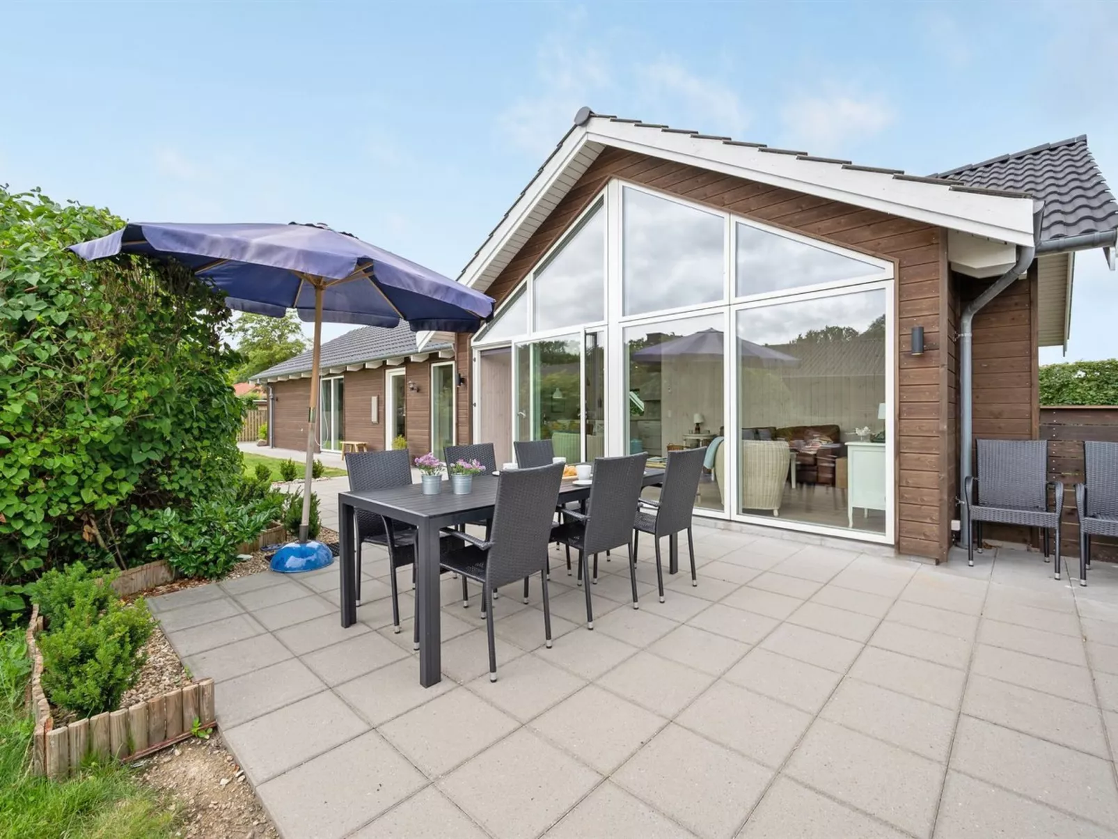 "Regni" - 300m to the fjord-Buiten