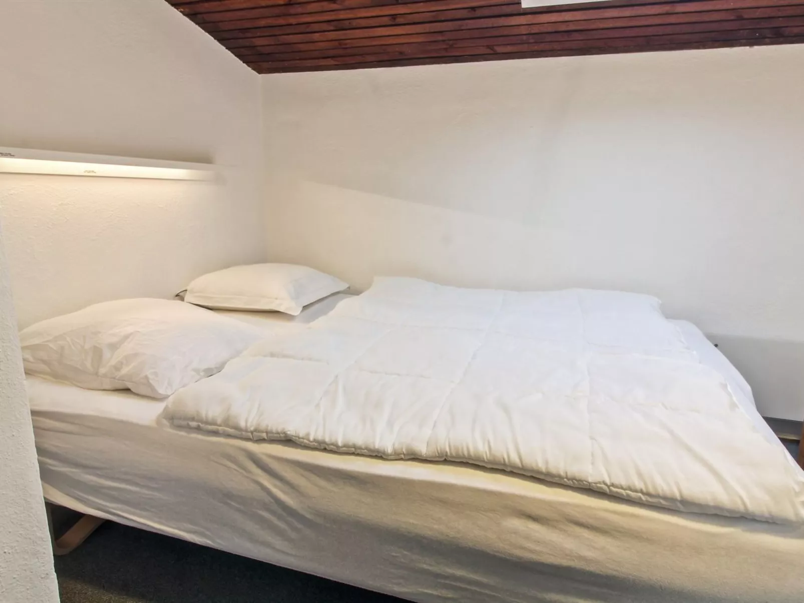 "Saxi" - 2.6km from the sea-Binnen