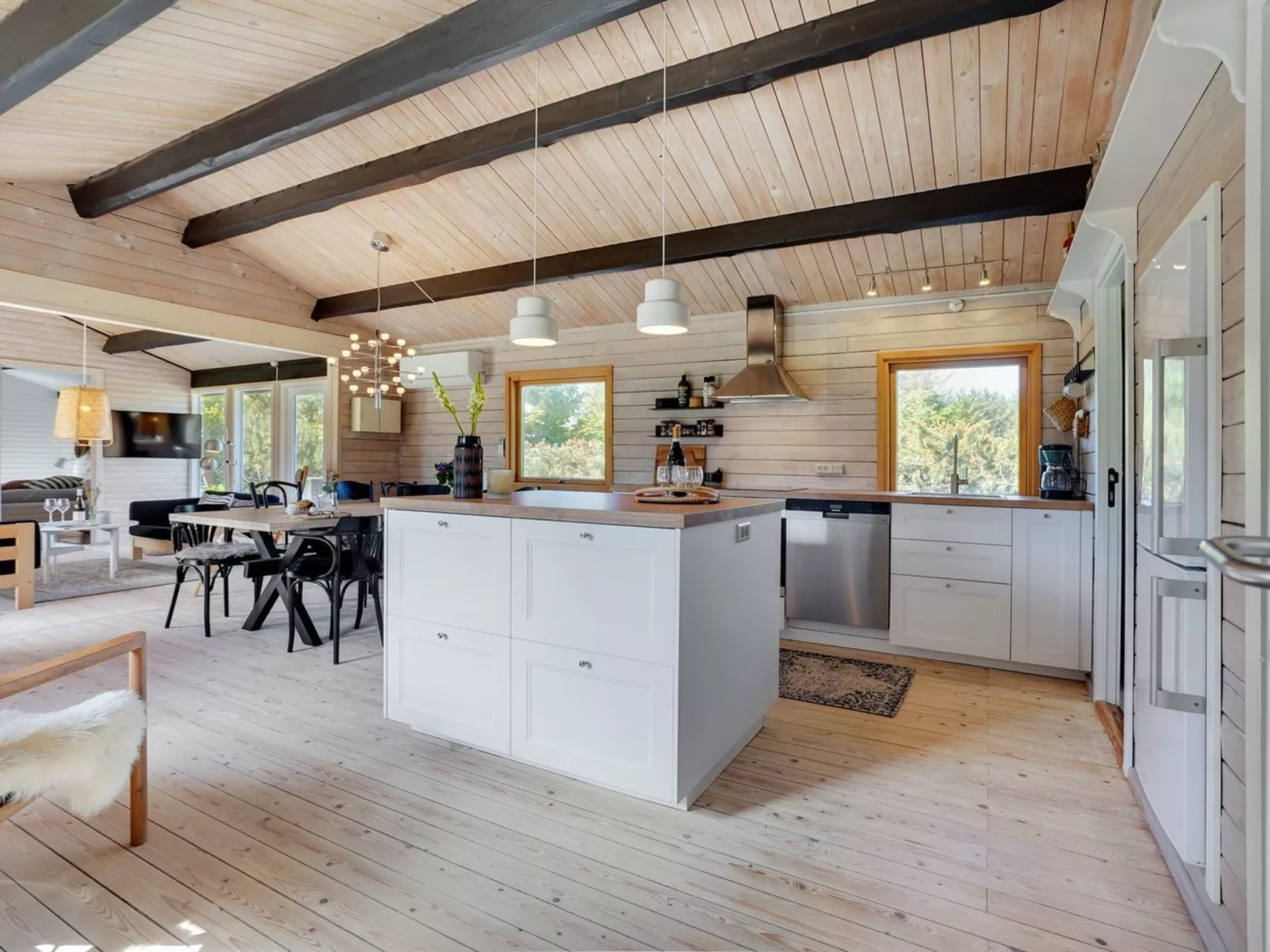 "Skogh" - 600m from the sea-Binnen