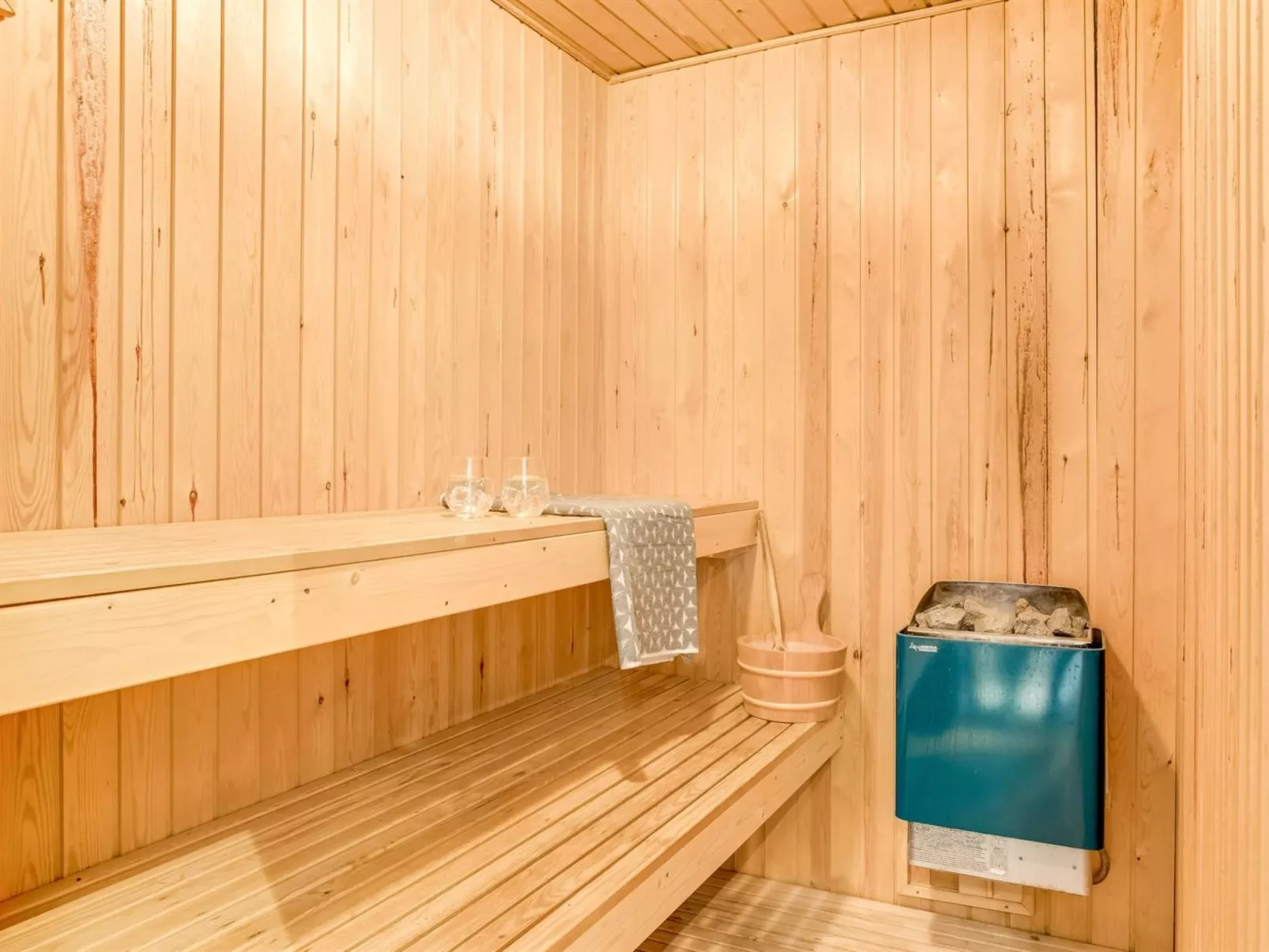 "Gunvor" - 1km from the sea-Binnen