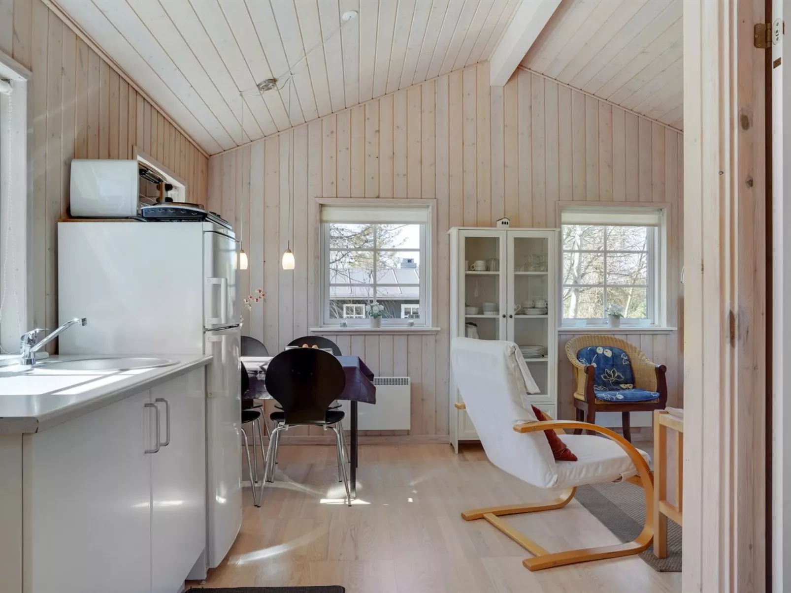 "Amie" - 800m from the sea-Binnen