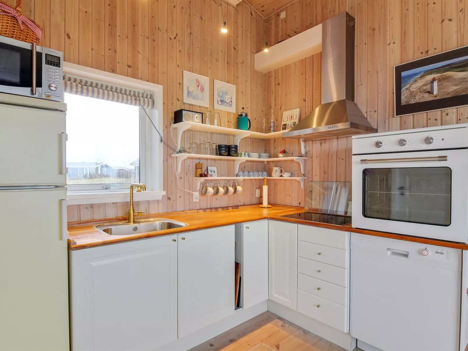 "Freydis" - 92m from the sea-Binnen