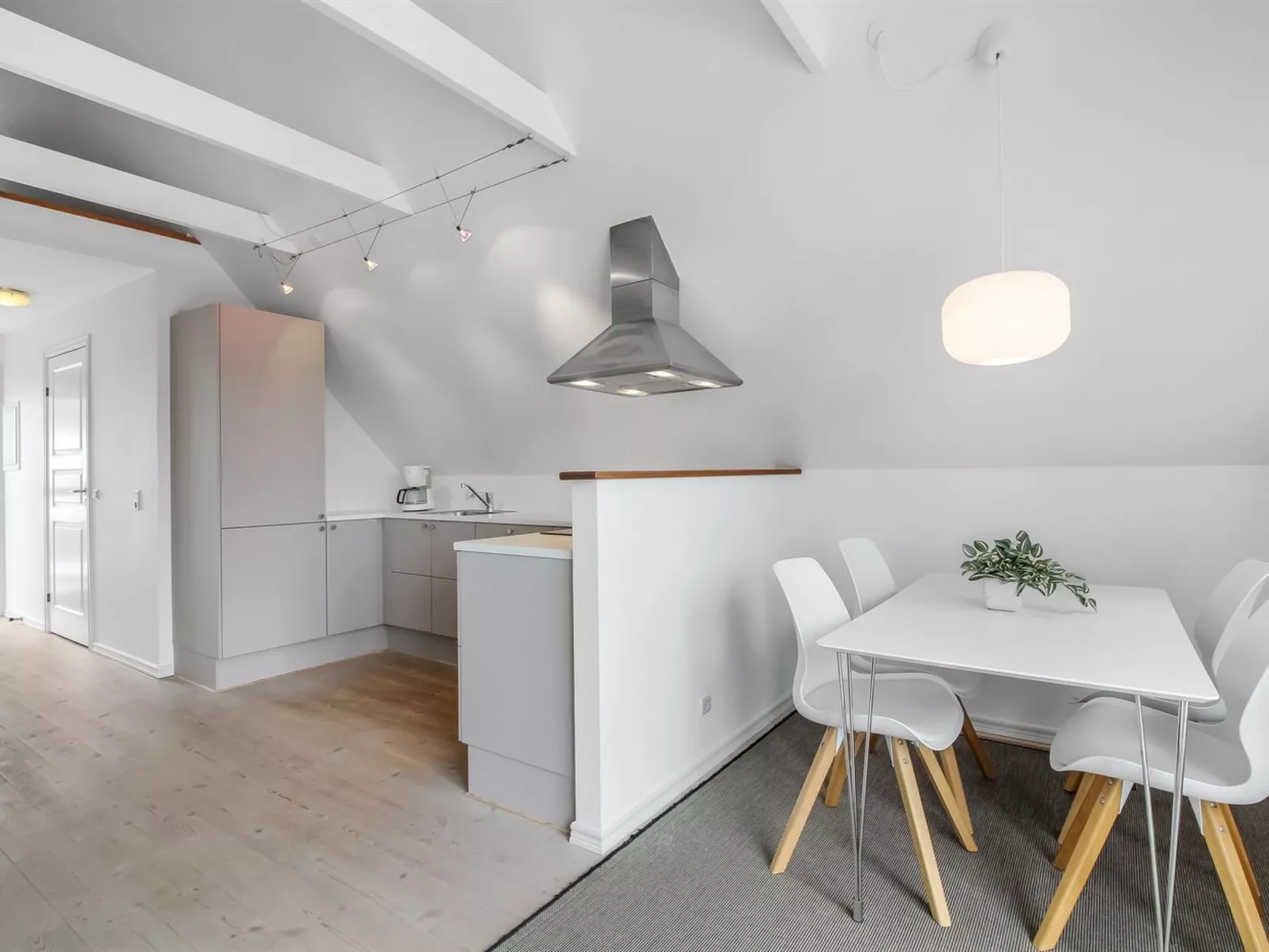 "Poulsen" - 200m from the sea-Binnen