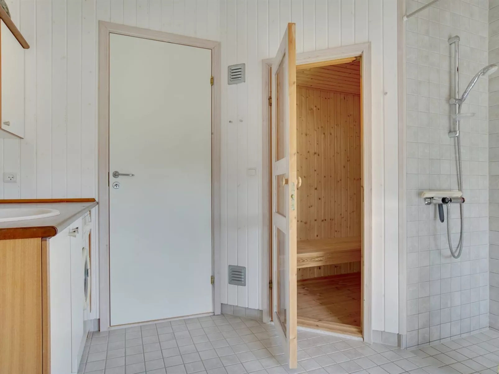 "Riana" - 375m from the sea-Binnen