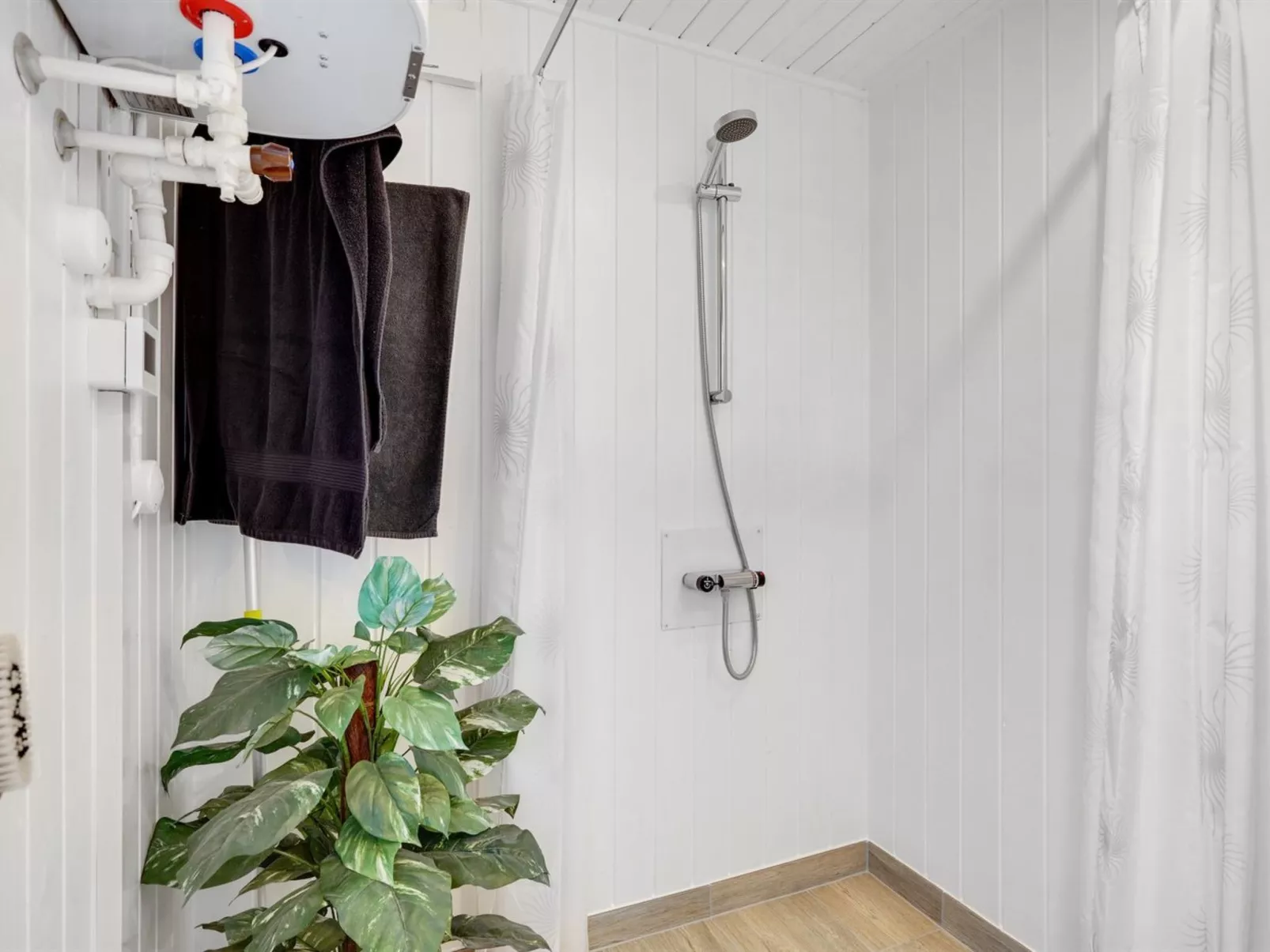 "Fritzie" - 600m to the fjord-Binnen