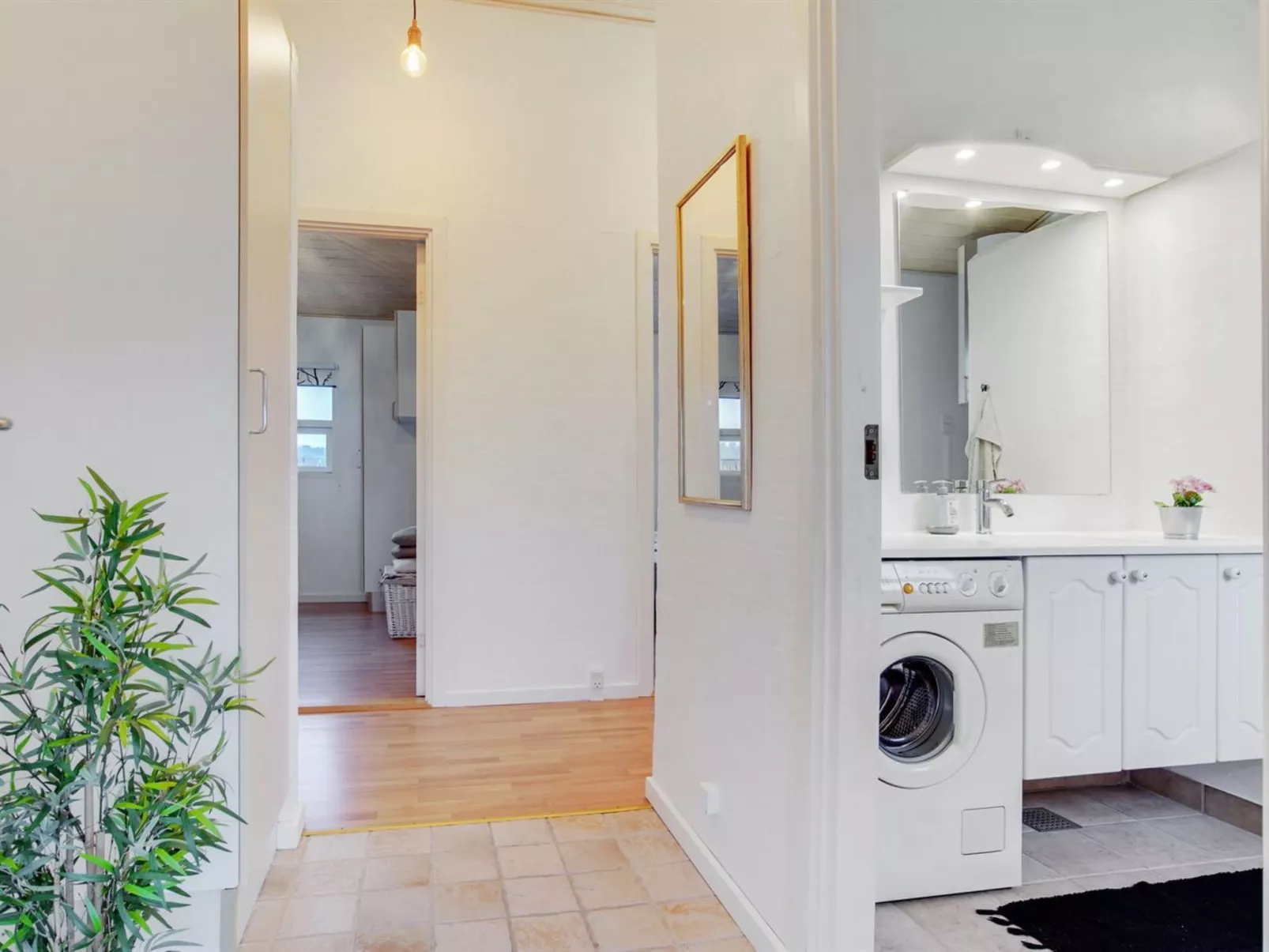 "Clarissa" - 300m from the sea-Binnen