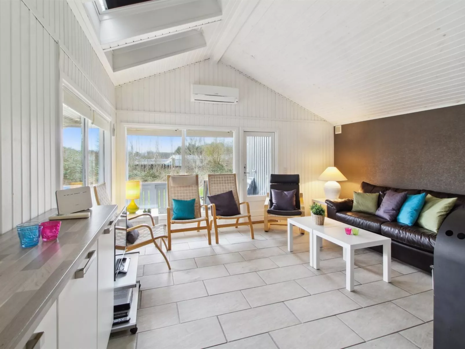 "Iris" - 300m from the sea-Binnen