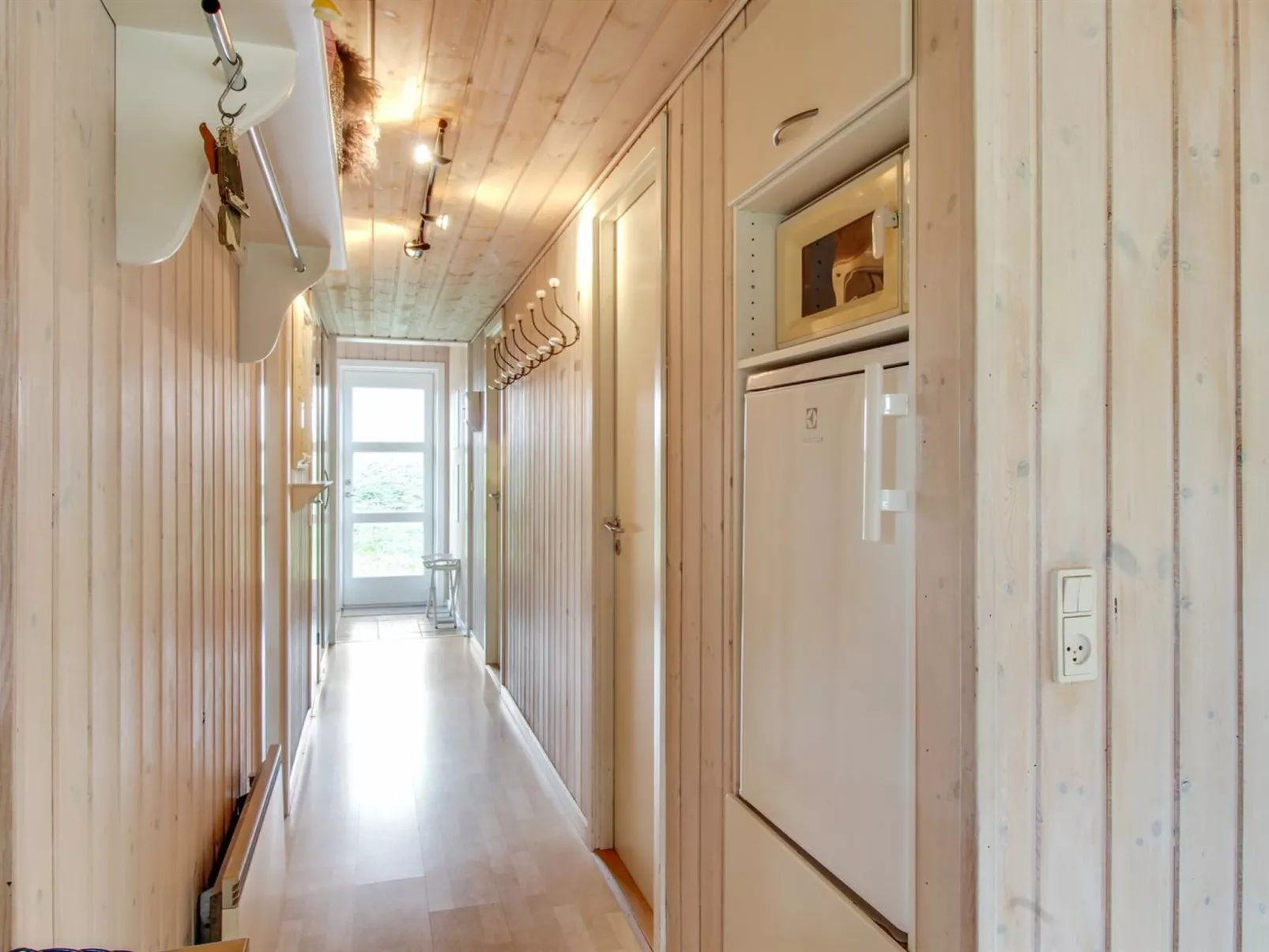 "Elmeri" -  from the sea-Binnen