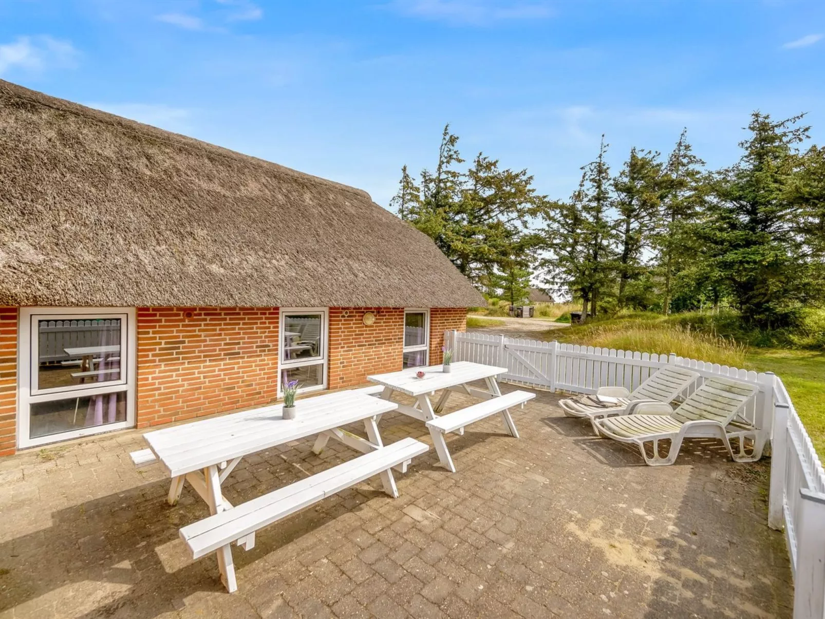 "Severine" -  from the sea-Buiten