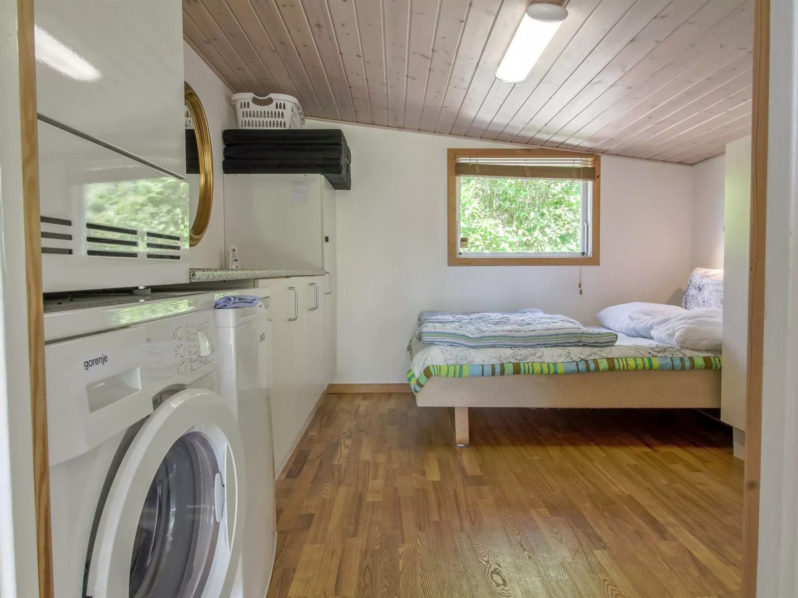 "Gretta" - 400m from the sea-Binnen