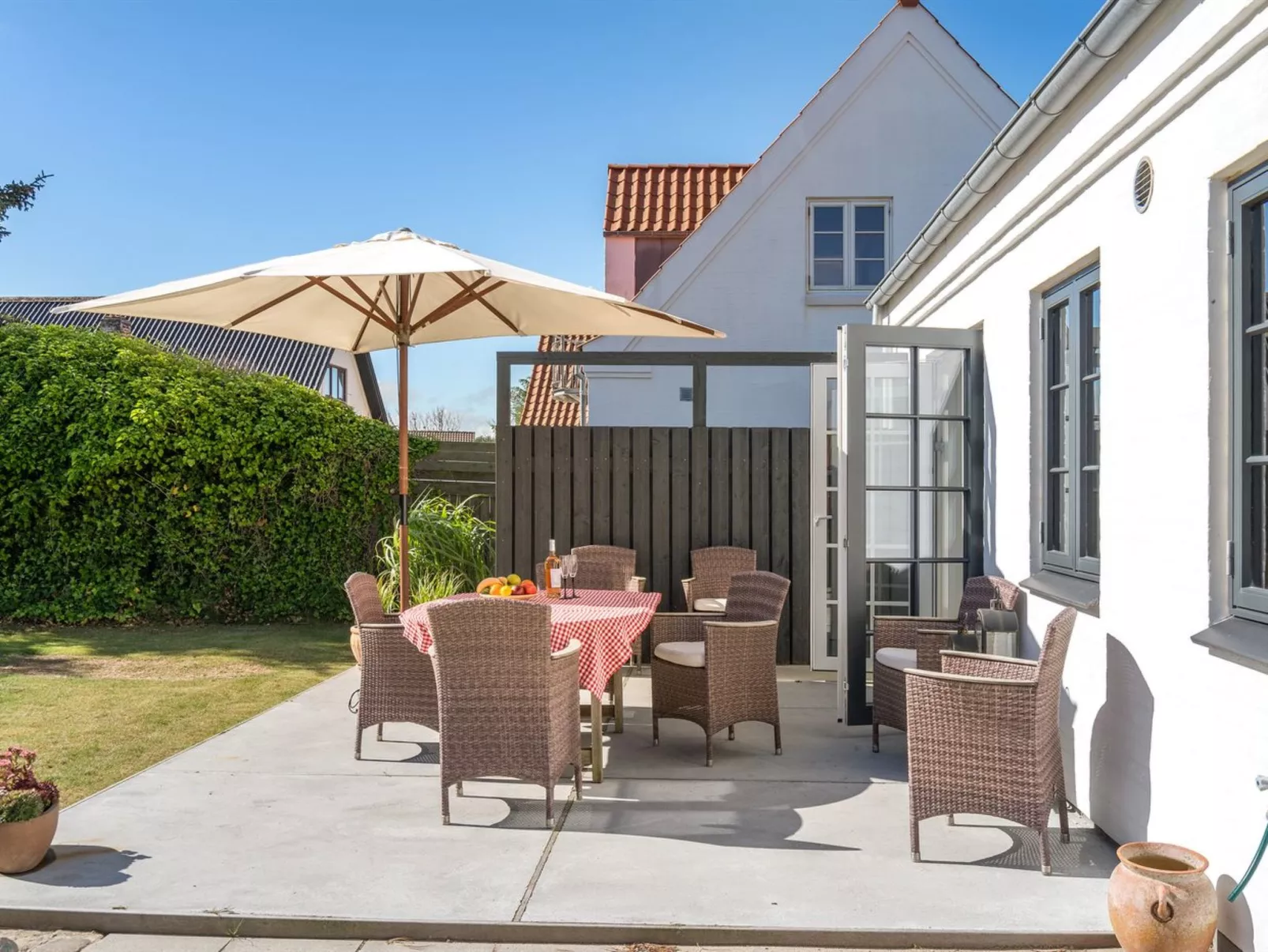 "Shiva" - 300m from the sea-Buiten