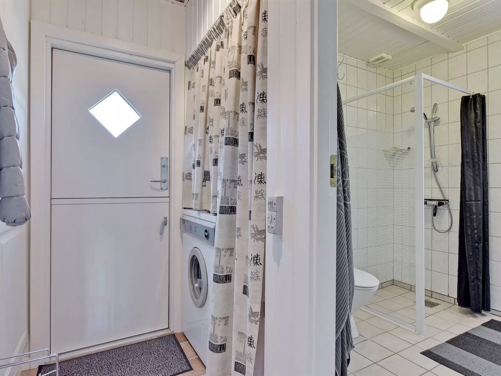 "Dines" - 1km from the sea-Binnen