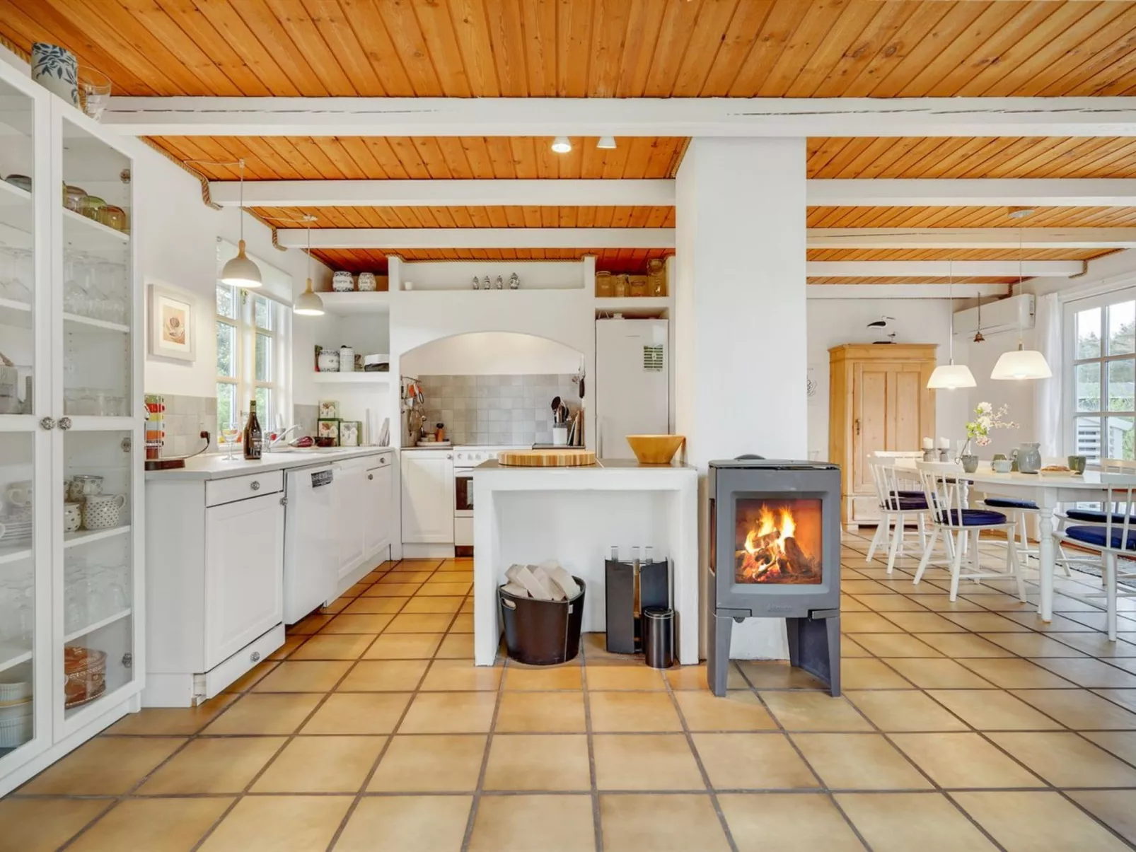 "Sölvy" - 300m from the sea-Binnen