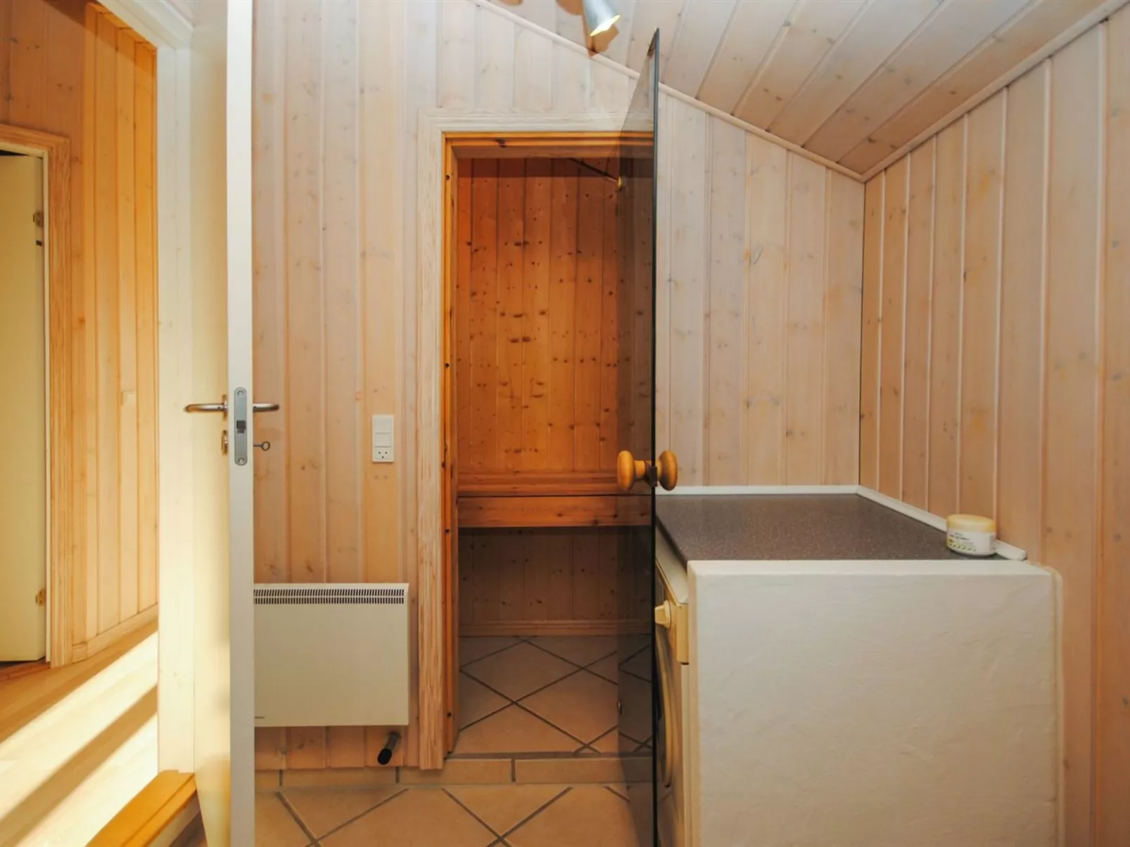 "Laurentia" - 800m from the sea-Binnen